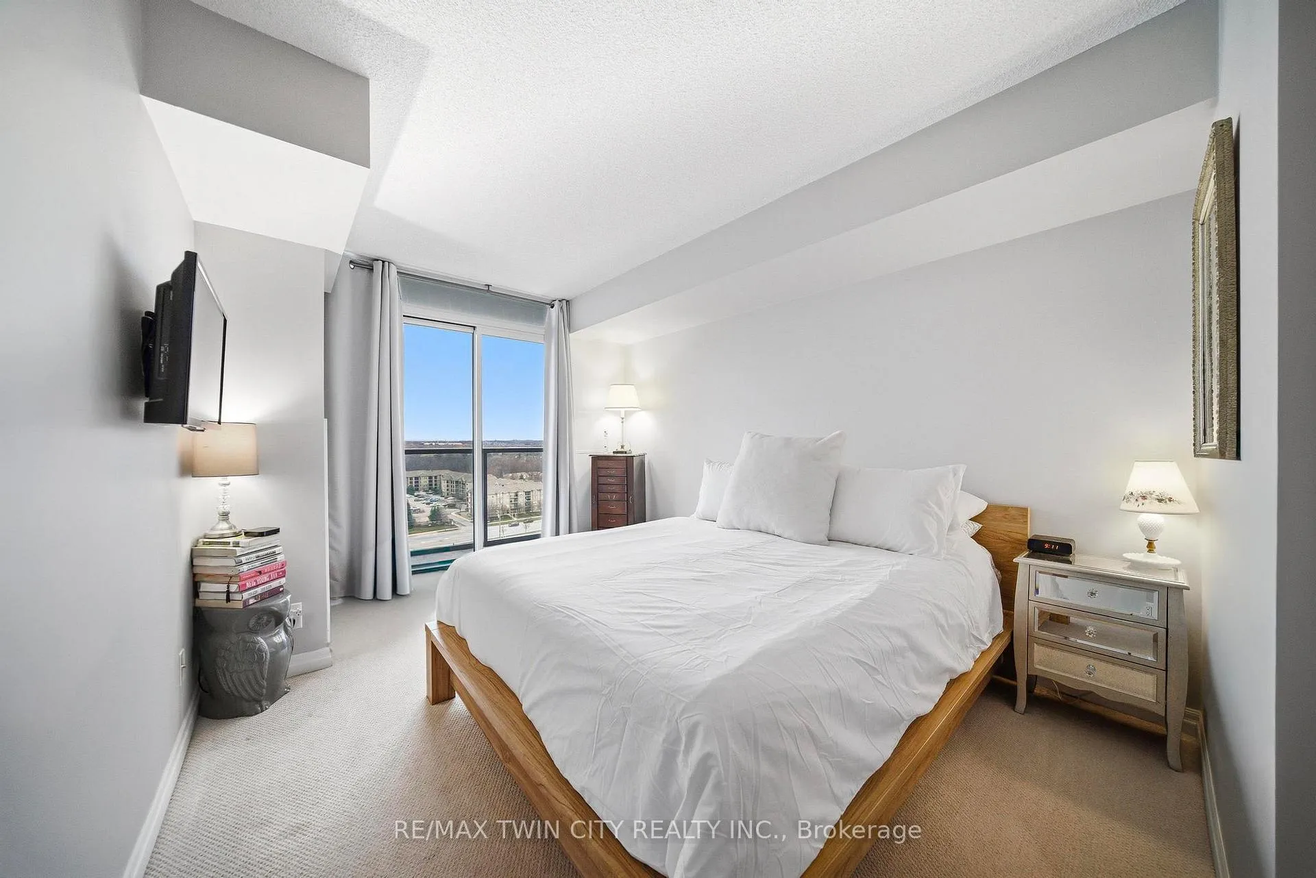 Photo 16 of Unit 1507, 1940 Ironstone Drive, Burlington, Uptown — HOMEH