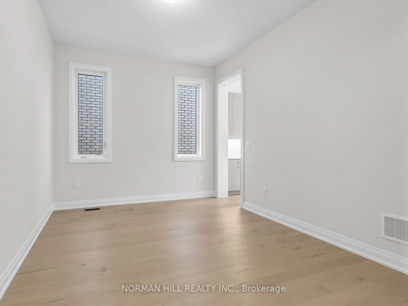 Photo 5 of 123 Antibes Drive, Brampton, Credit Valley — HOMEH