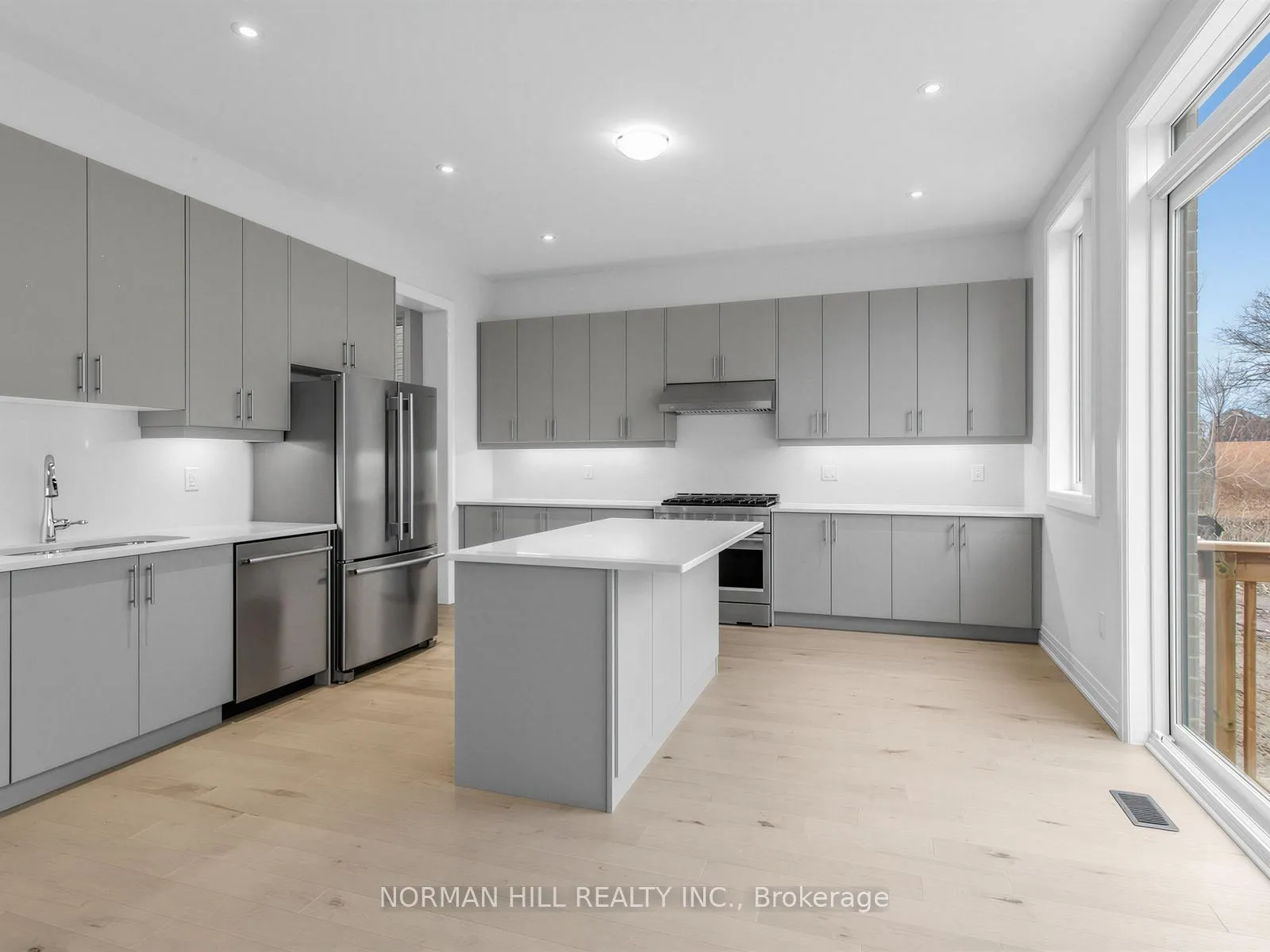 Photo 7 of 123 Antibes Drive, Brampton, Credit Valley — HOMEH