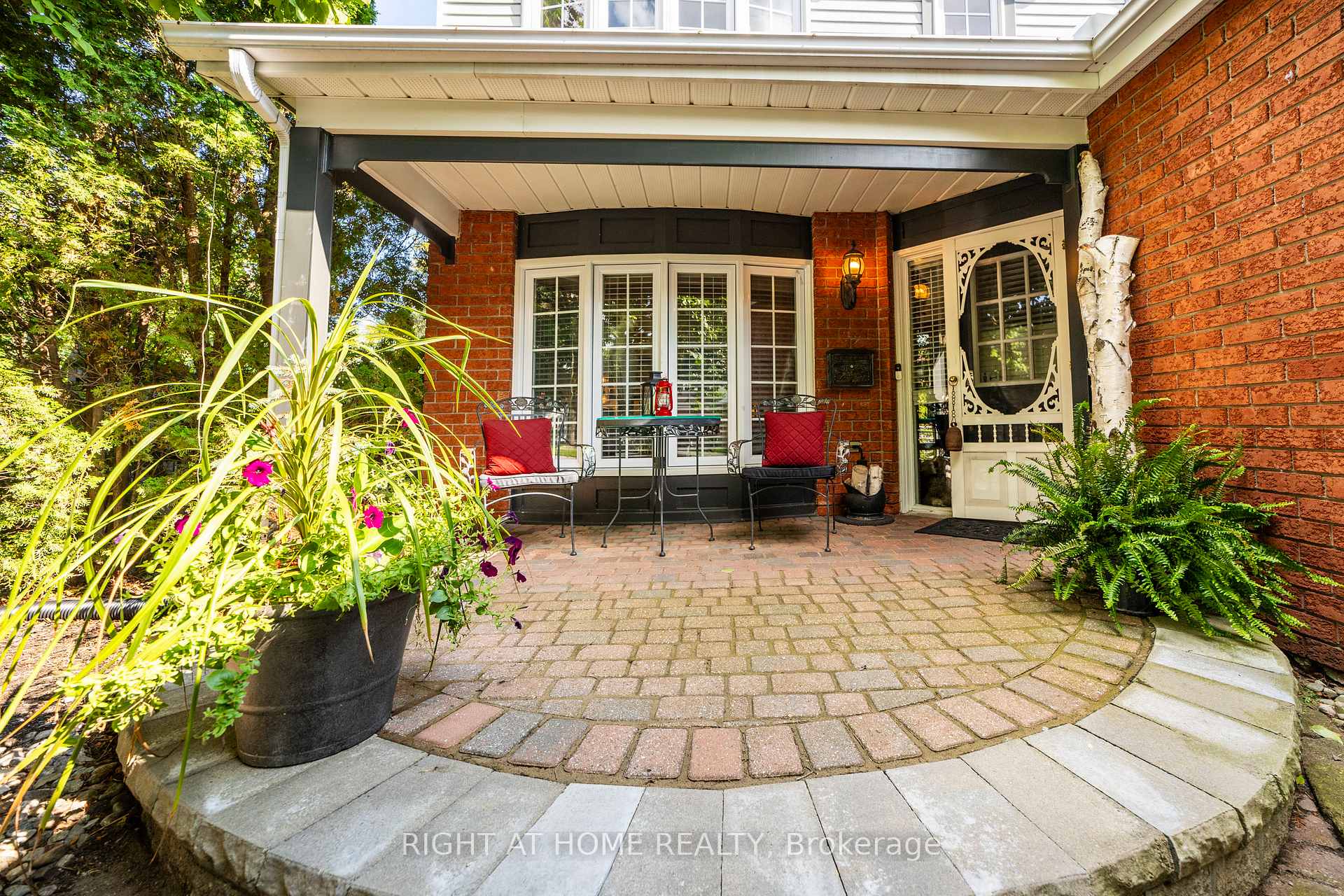 Photo 4 of 32 Ellisson Way, Ottawa, Hunt Club Park — HOMEH