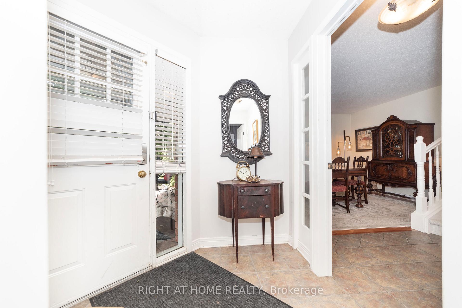 Photo 7 of 32 Ellisson Way, Ottawa, Hunt Club Park — HOMEH