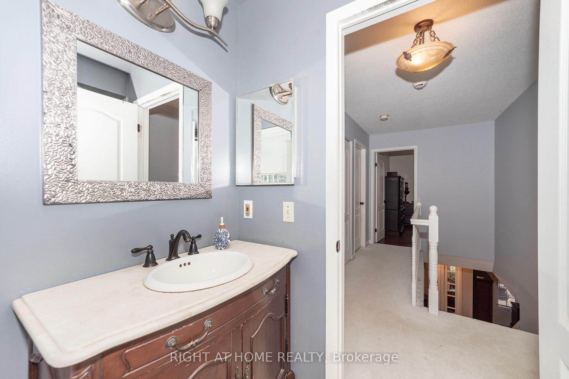 Photo 14 of 32 Ellisson Way, Ottawa, Hunt Club Park — HOMEH