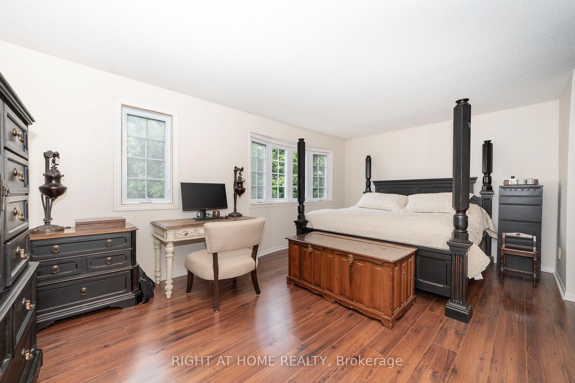 Photo 17 of 32 Ellisson Way, Ottawa, Hunt Club Park — HOMEH