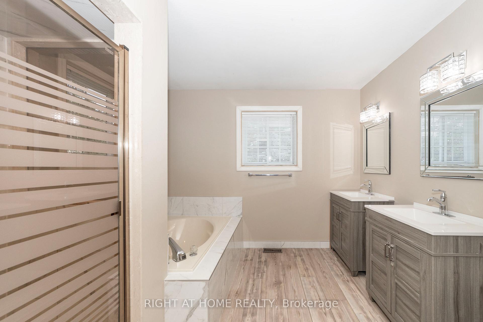 Photo 18 of 32 Ellisson Way, Ottawa, Hunt Club Park — HOMEH