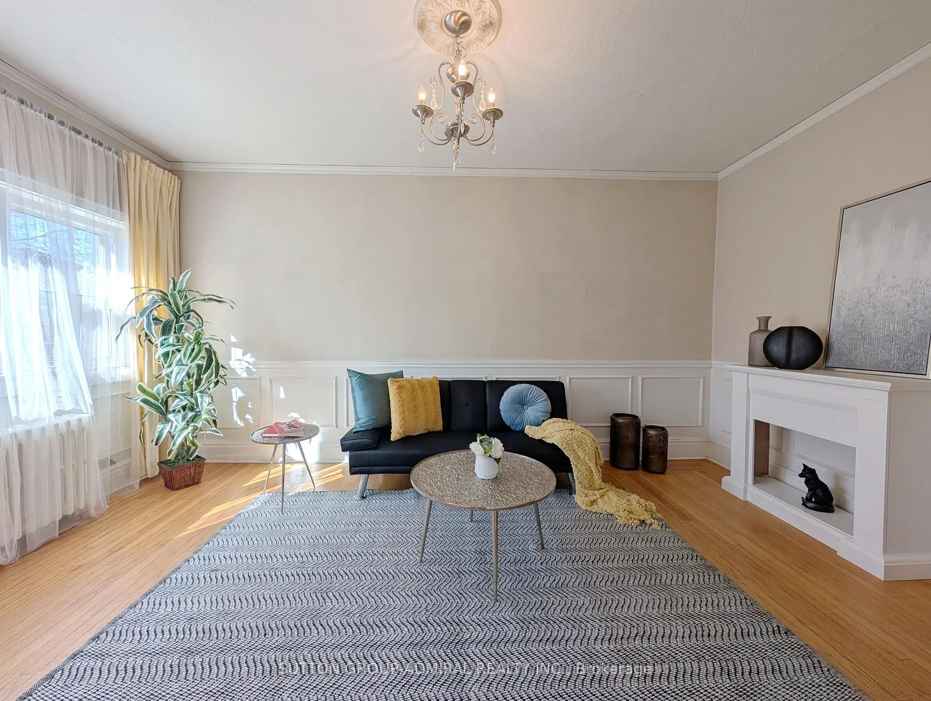 Photo 6 of 164 Wentworth Street S, Hamilton, Stinson — HOMEH