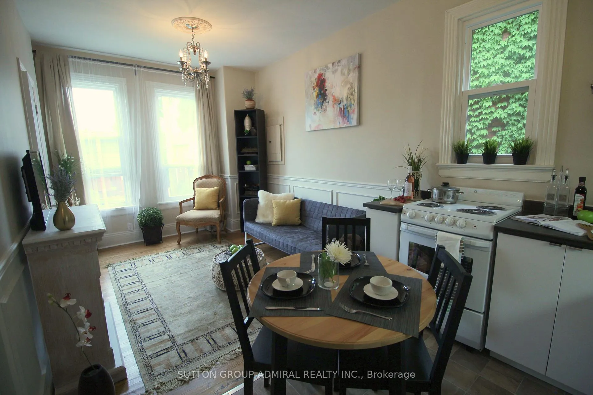 Photo 11 of 164 Wentworth Street S, Hamilton, Stinson — HOMEH