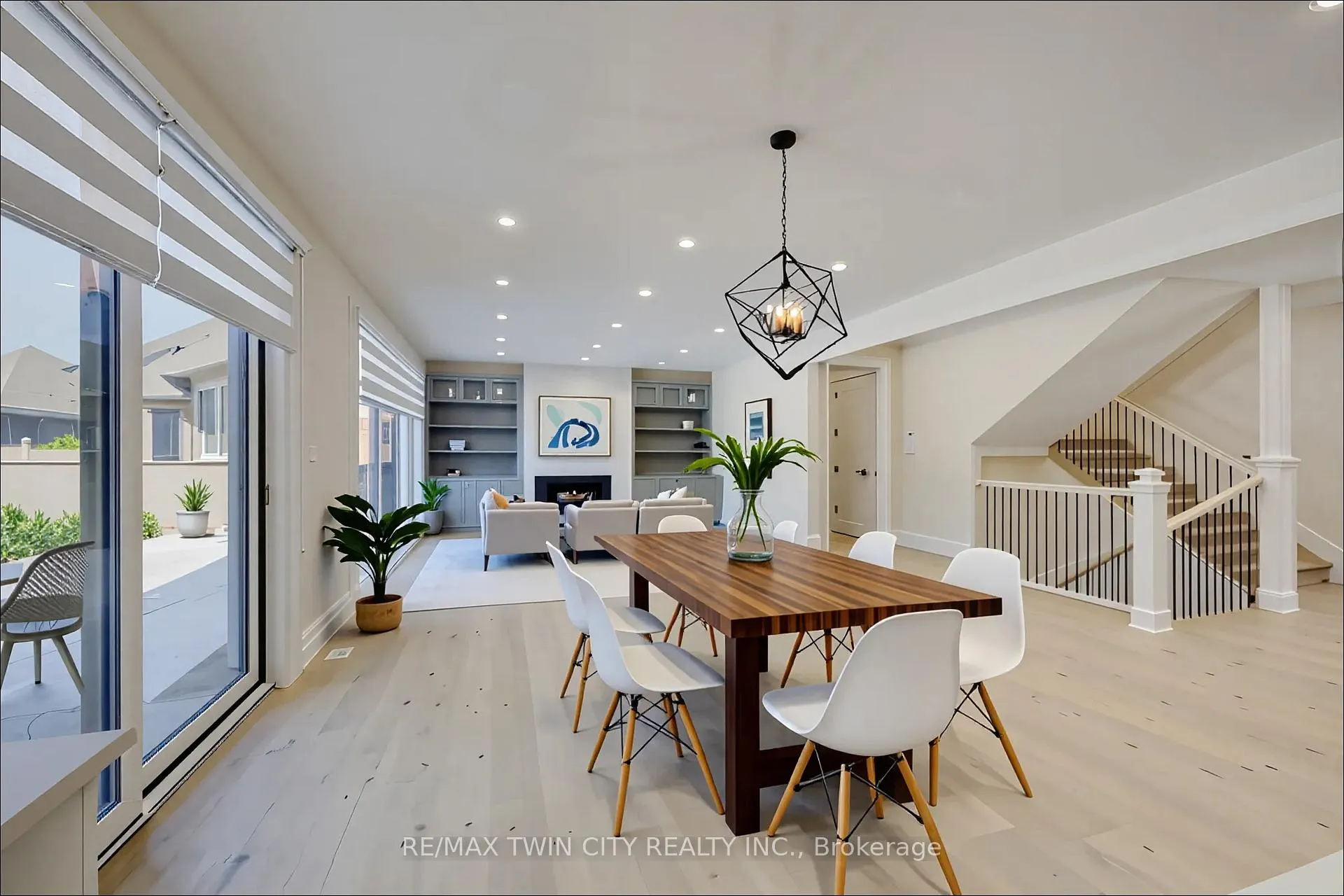 Photo 6 of 47 Pioneer Ridge Drive, Kitchener, Pioneer Tower West — HOMEH