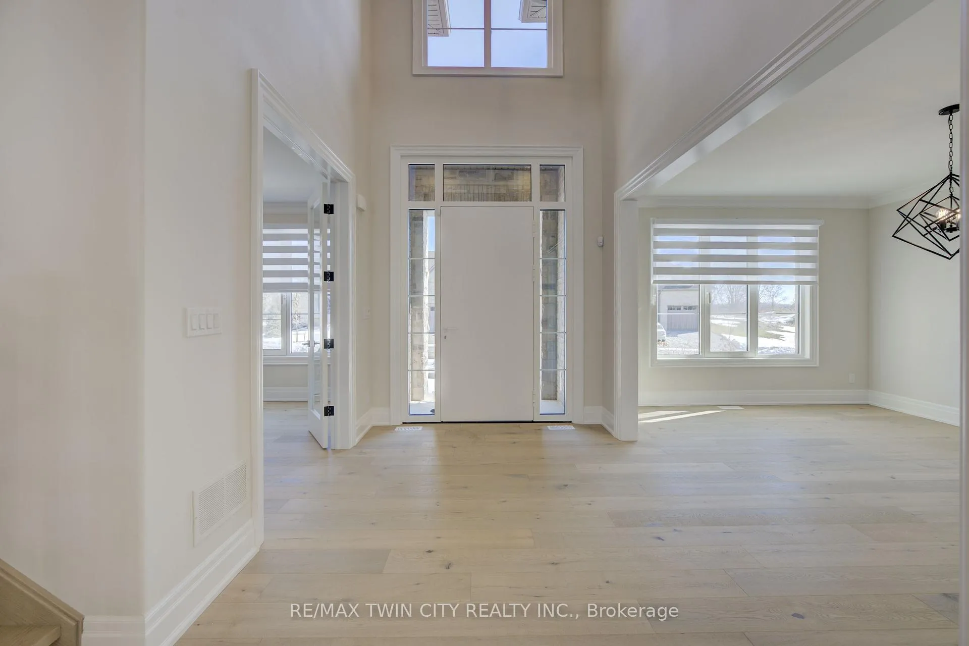 Photo 7 of 47 Pioneer Ridge Drive, Kitchener, Pioneer Tower West — HOMEH