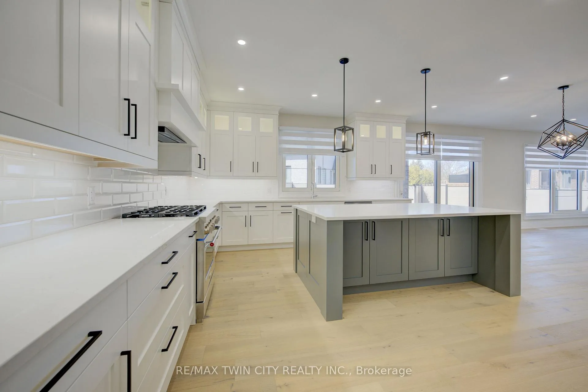 Photo 14 of 47 Pioneer Ridge Drive, Kitchener, Pioneer Tower West — HOMEH