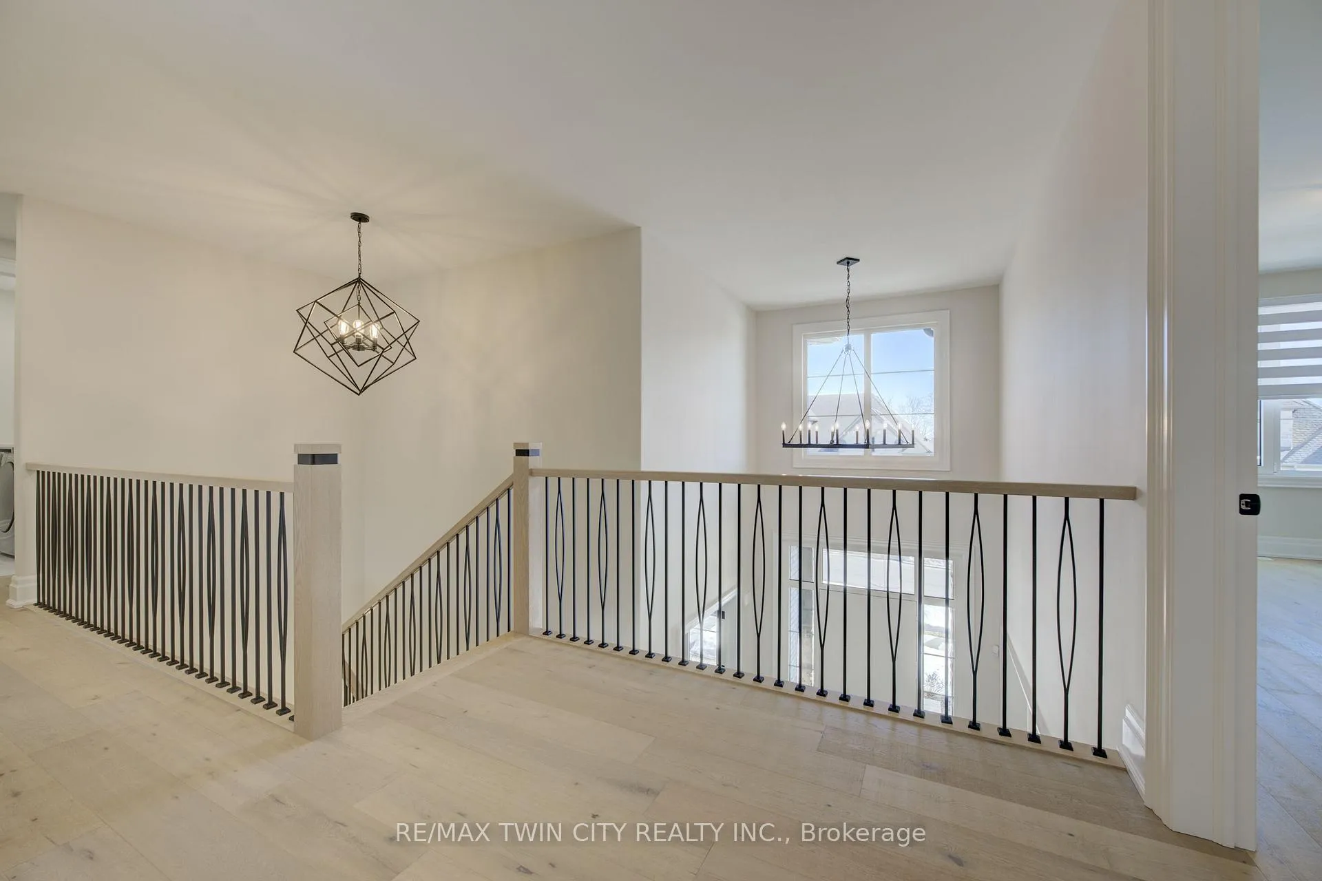 Photo 17 of 47 Pioneer Ridge Drive, Kitchener, Pioneer Tower West — HOMEH
