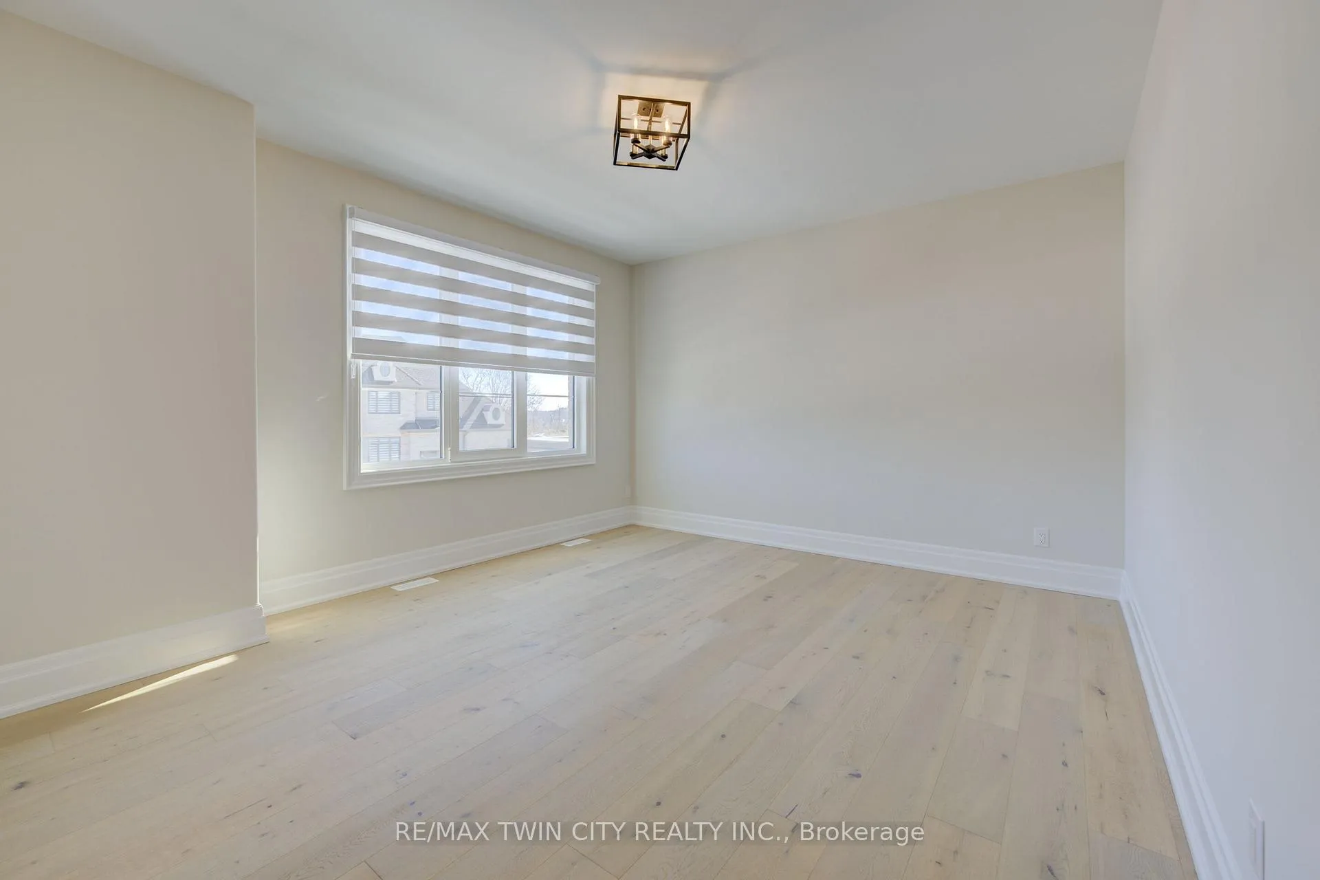 Photo 22 of 47 Pioneer Ridge Drive, Kitchener, Pioneer Tower West — HOMEH