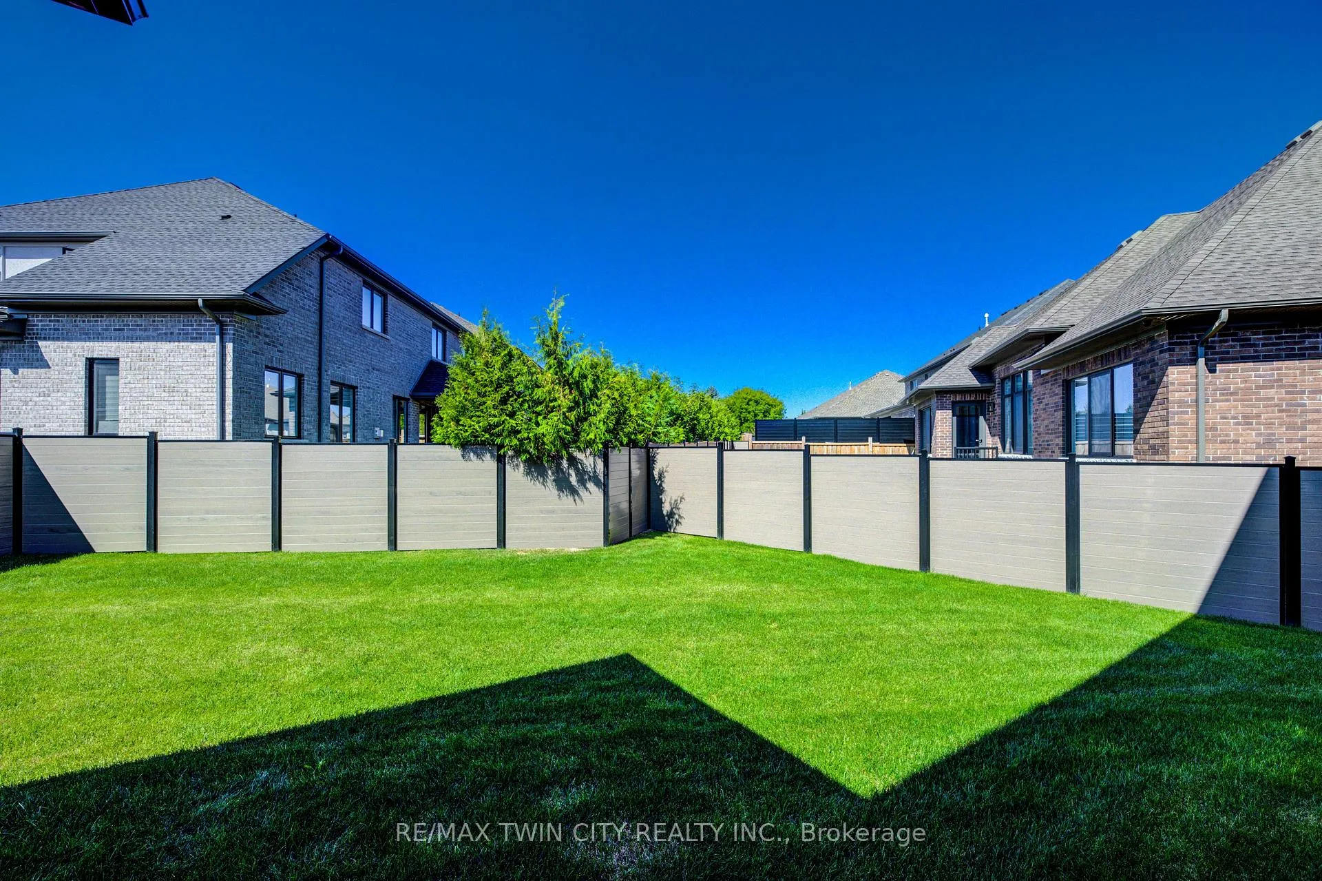 Photo 37 of 47 Pioneer Ridge Drive, Kitchener, Pioneer Tower West — HOMEH