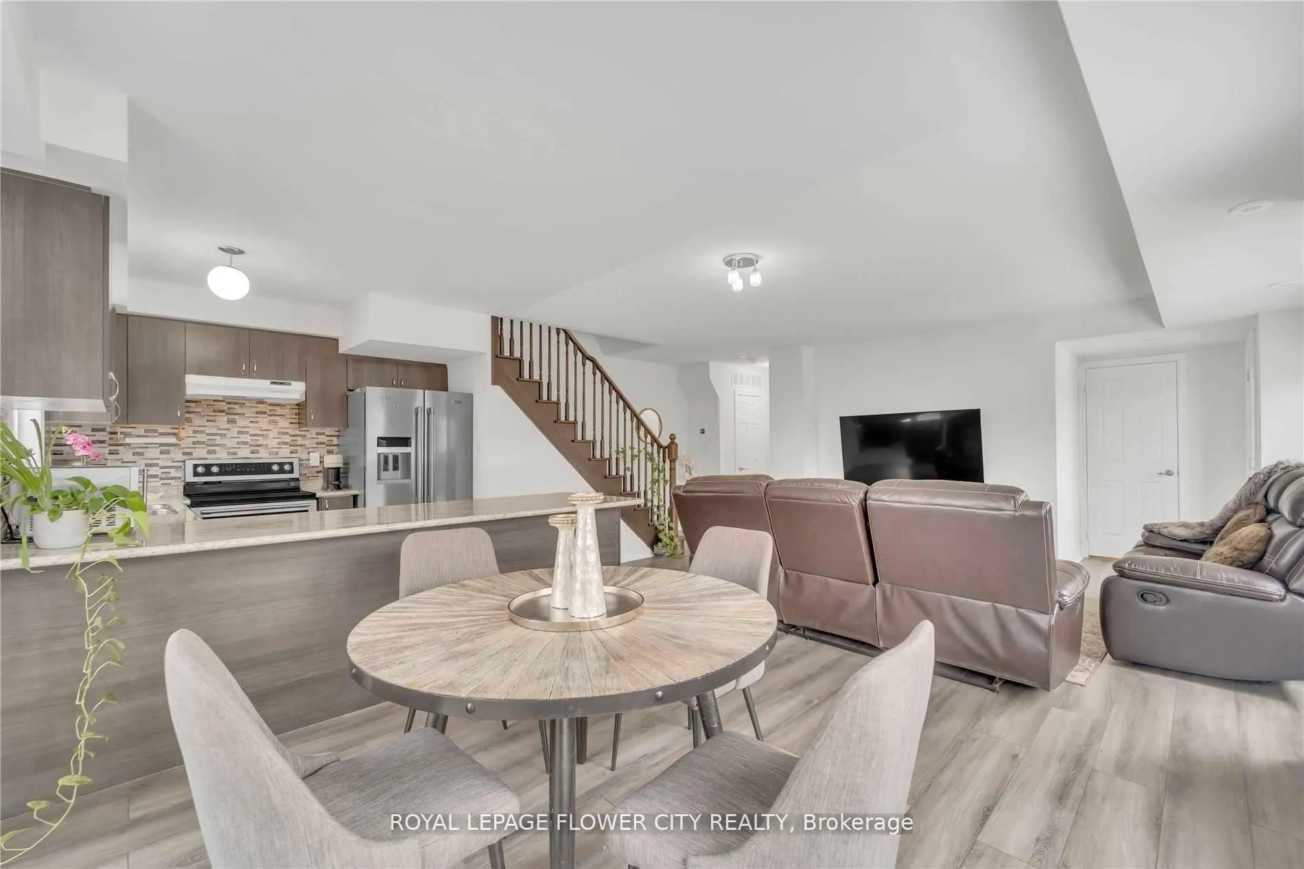 Photo 6 of Unit 182, 200 veteran Drive, Brampton, Northwest Sandalwood Parkway — HOMEH