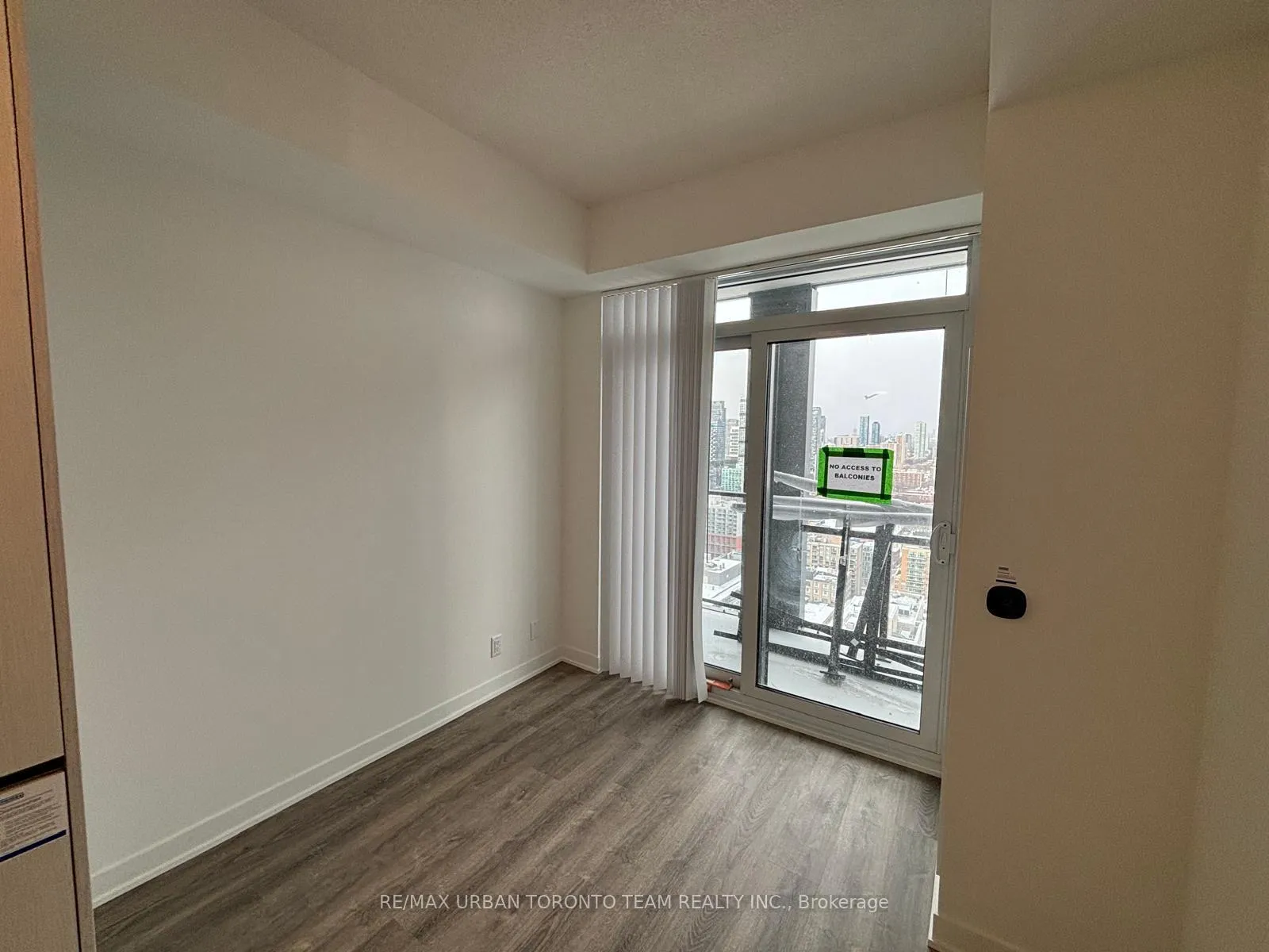 Photo 5 of Unit 3302, 180 Front Street E, Toronto, Moss Park — HOMEH