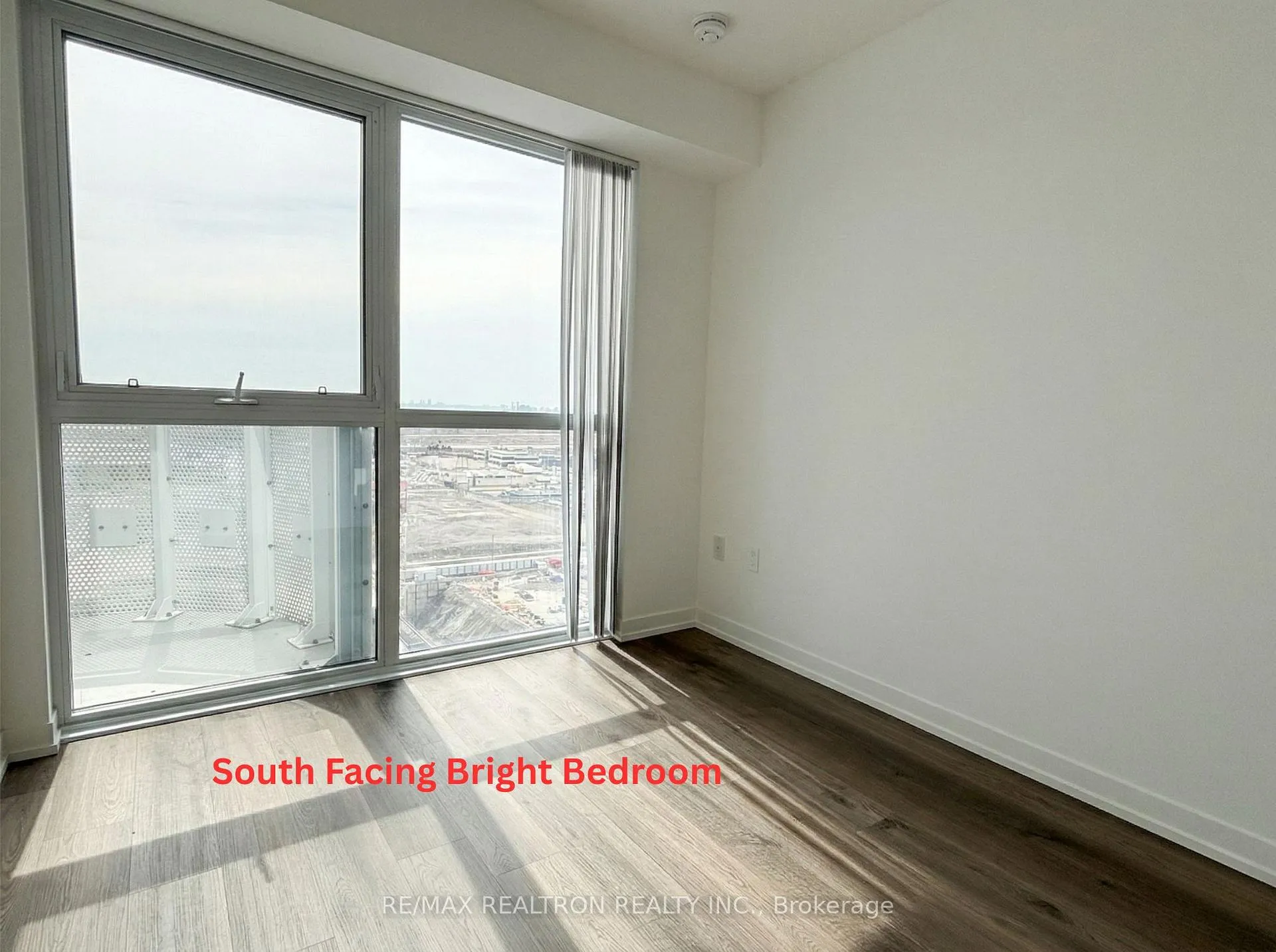 Photo 6 of Unit 1811, 8 Interchange Way, Vaughan, Vaughan Corporate Centre — HOMEH