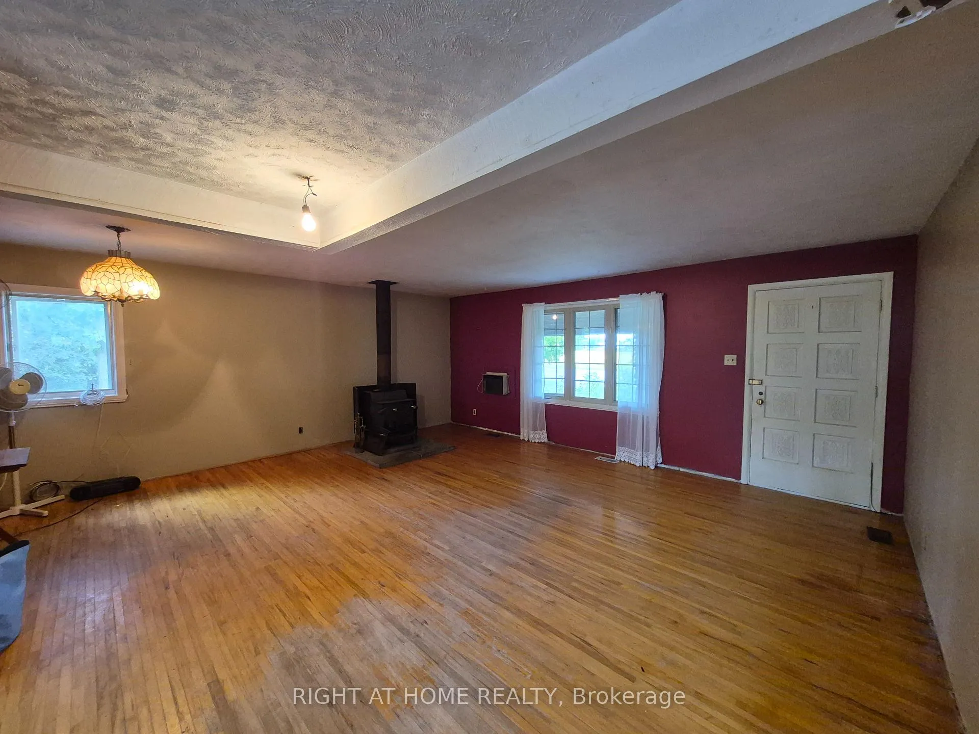 Photo 3 of 326 Calabogie Road, McNab/Braeside, Mcnab/Braeside Twps — HOMEH