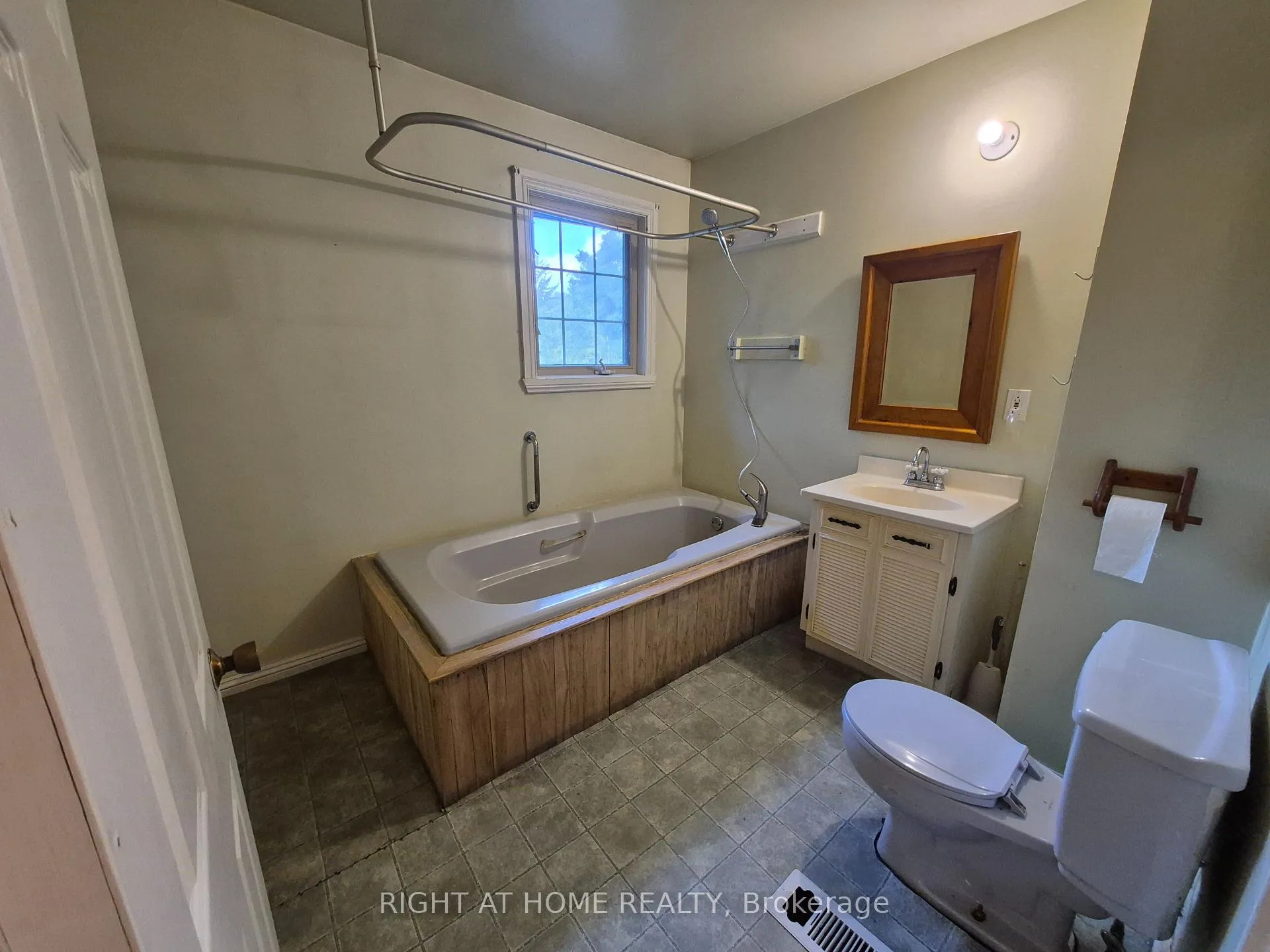 Photo 7 of 326 Calabogie Road, McNab/Braeside, Mcnab/Braeside Twps — HOMEH