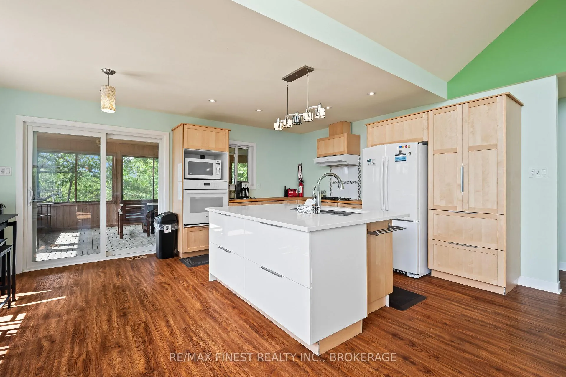 Photo 25 of 2092 Beach Road, Frontenac, Frontenac North — HOMEH