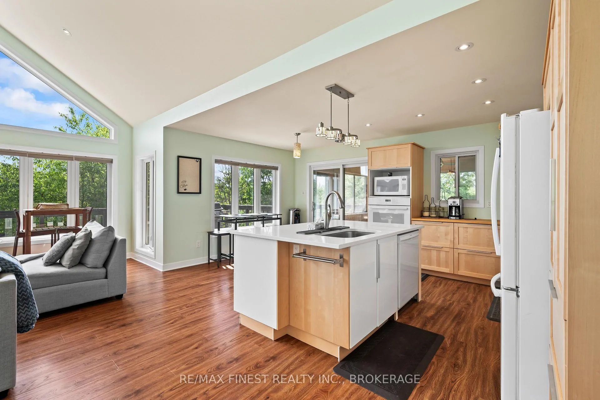 Photo 26 of 2092 Beach Road, Frontenac, Frontenac North — HOMEH