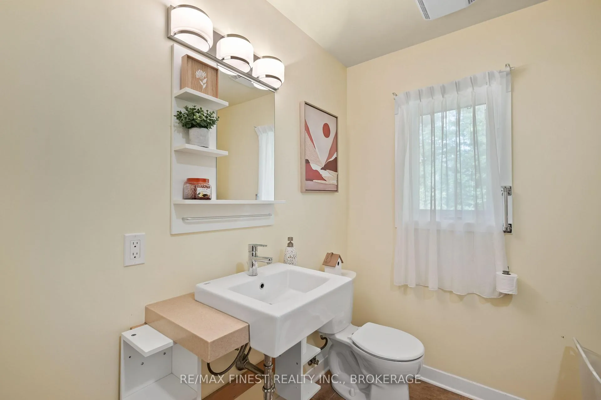 Photo 35 of 2092 Beach Road, Frontenac, Frontenac North — HOMEH
