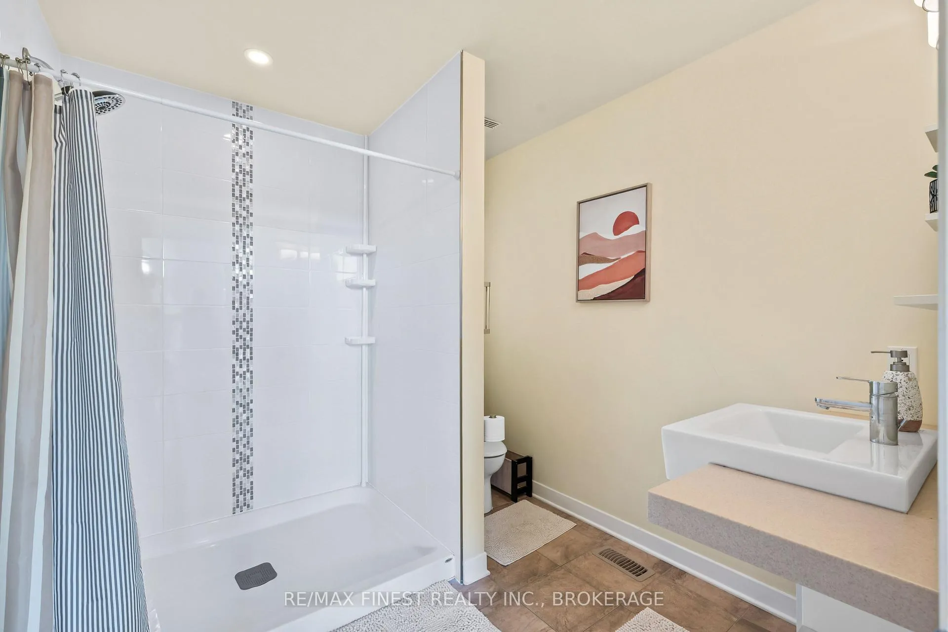 Photo 38 of 2092 Beach Road, Frontenac, Frontenac North — HOMEH