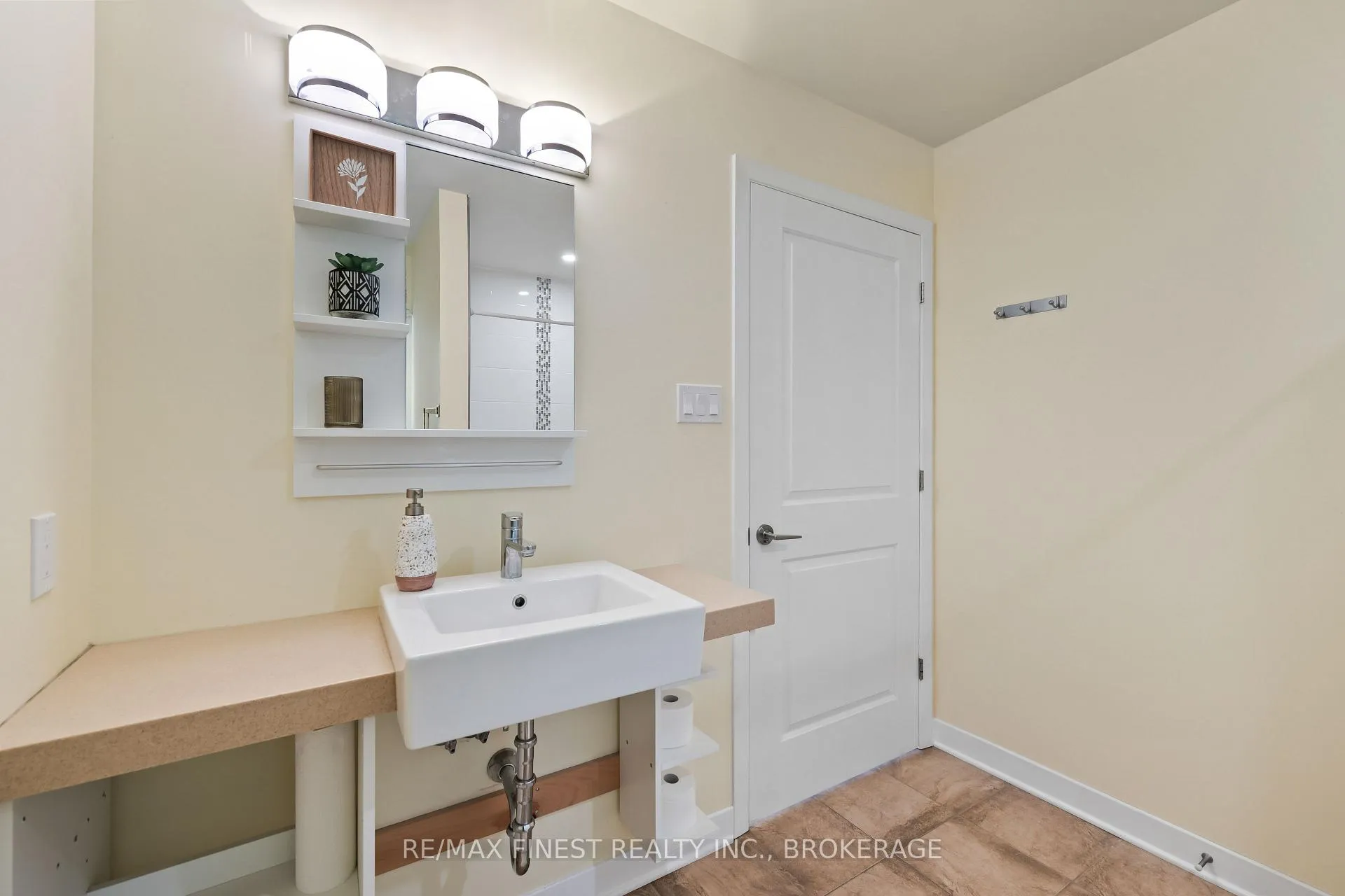 Photo 39 of 2092 Beach Road, Frontenac, Frontenac North — HOMEH