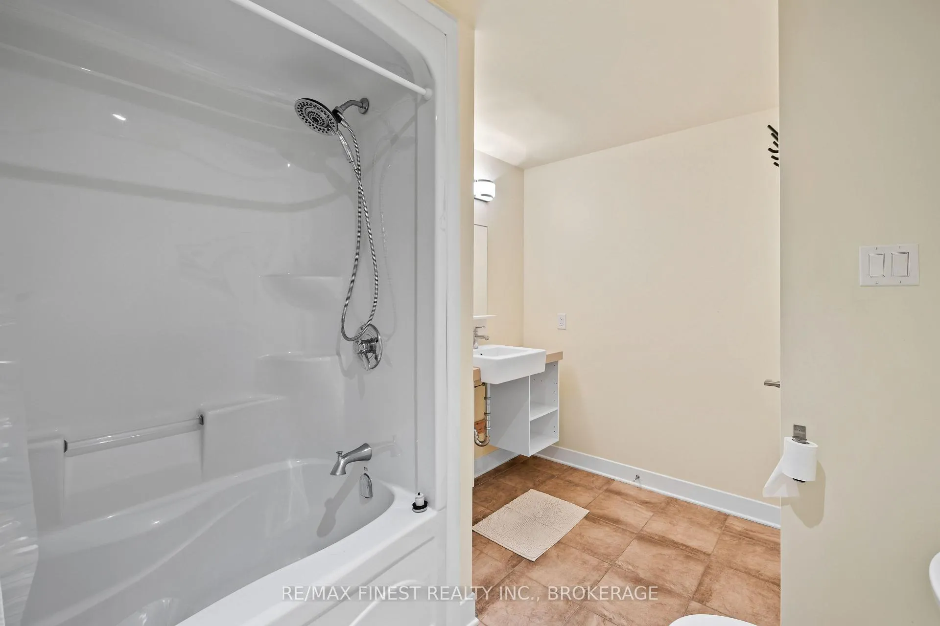 Photo 48 of 2092 Beach Road, Frontenac, Frontenac North — HOMEH