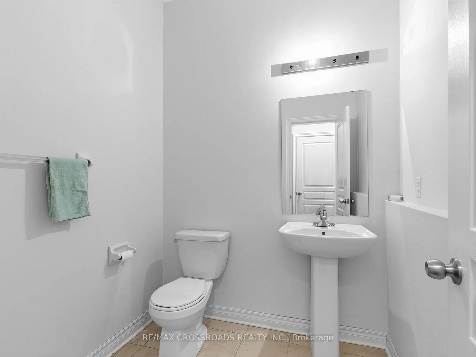 Photo 4 of 9 Rossmore Drive, Markham, Cornell — HOMEH