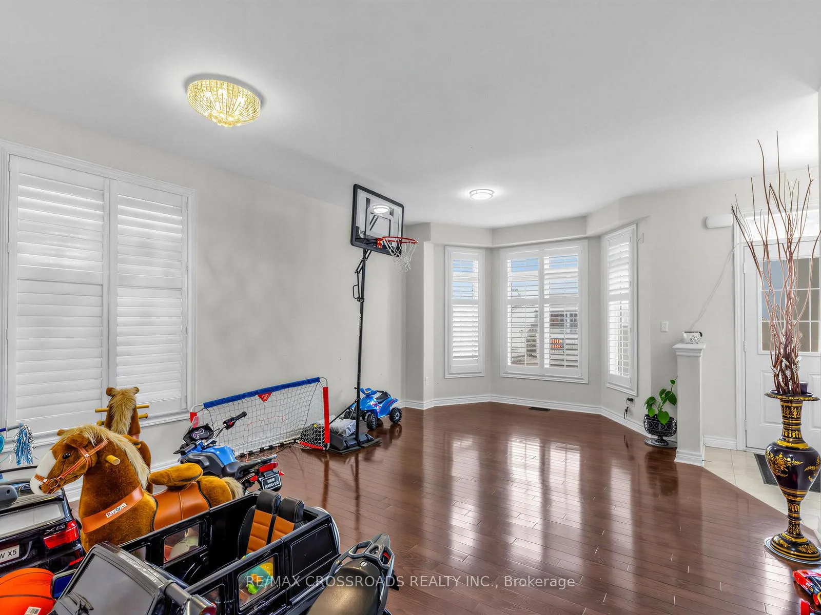 Photo 5 of 9 Rossmore Drive, Markham, Cornell — HOMEH