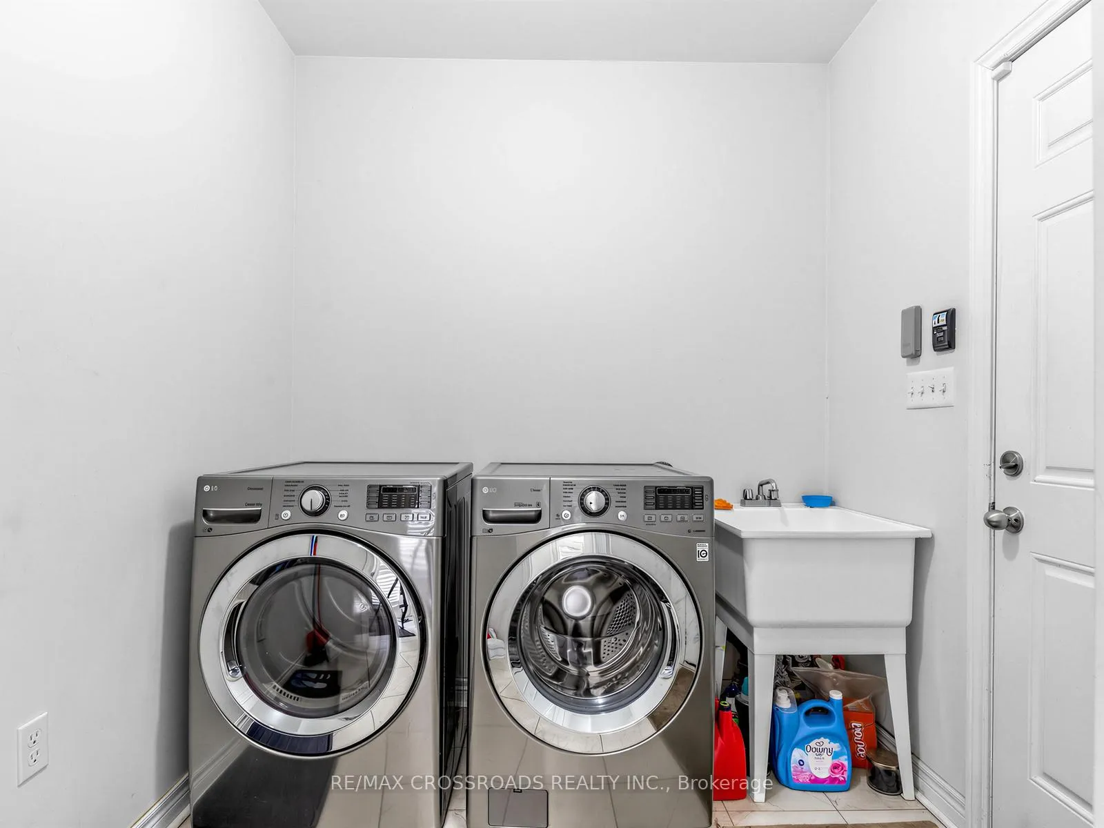Photo 15 of 9 Rossmore Drive, Markham, Cornell — HOMEH