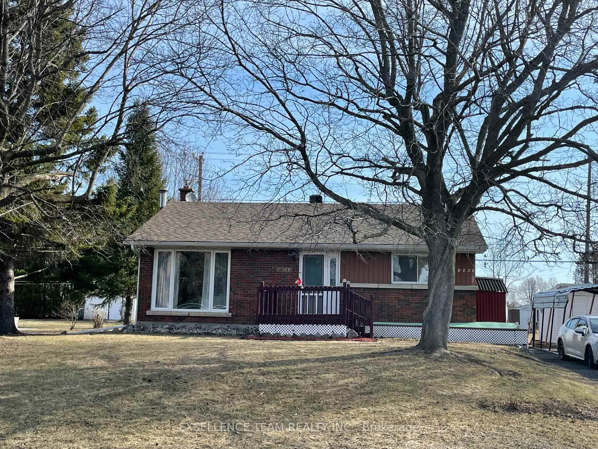 Front of 3481 Marydale Avenue