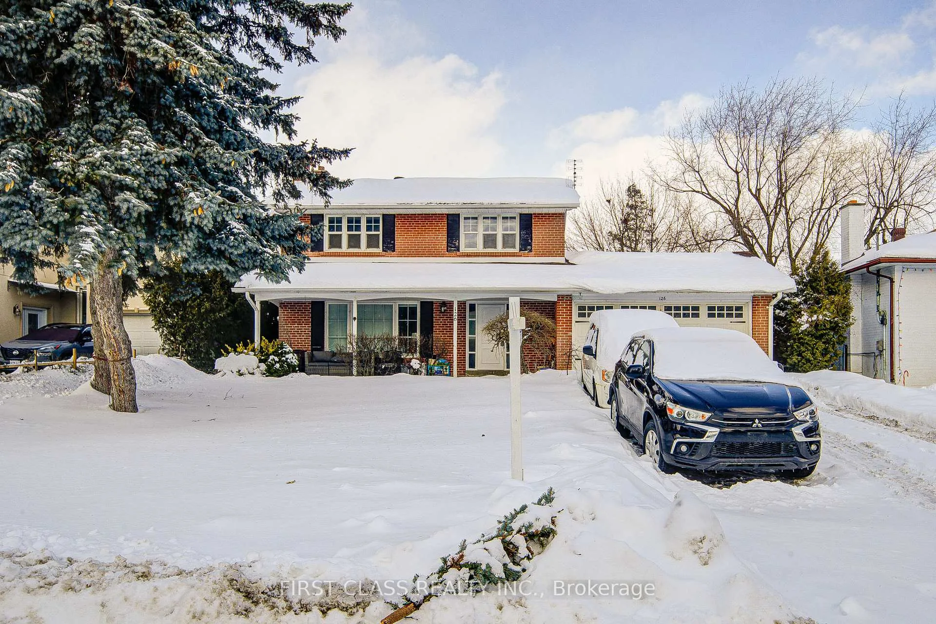 Front of 126 Sherwood Forest Drive