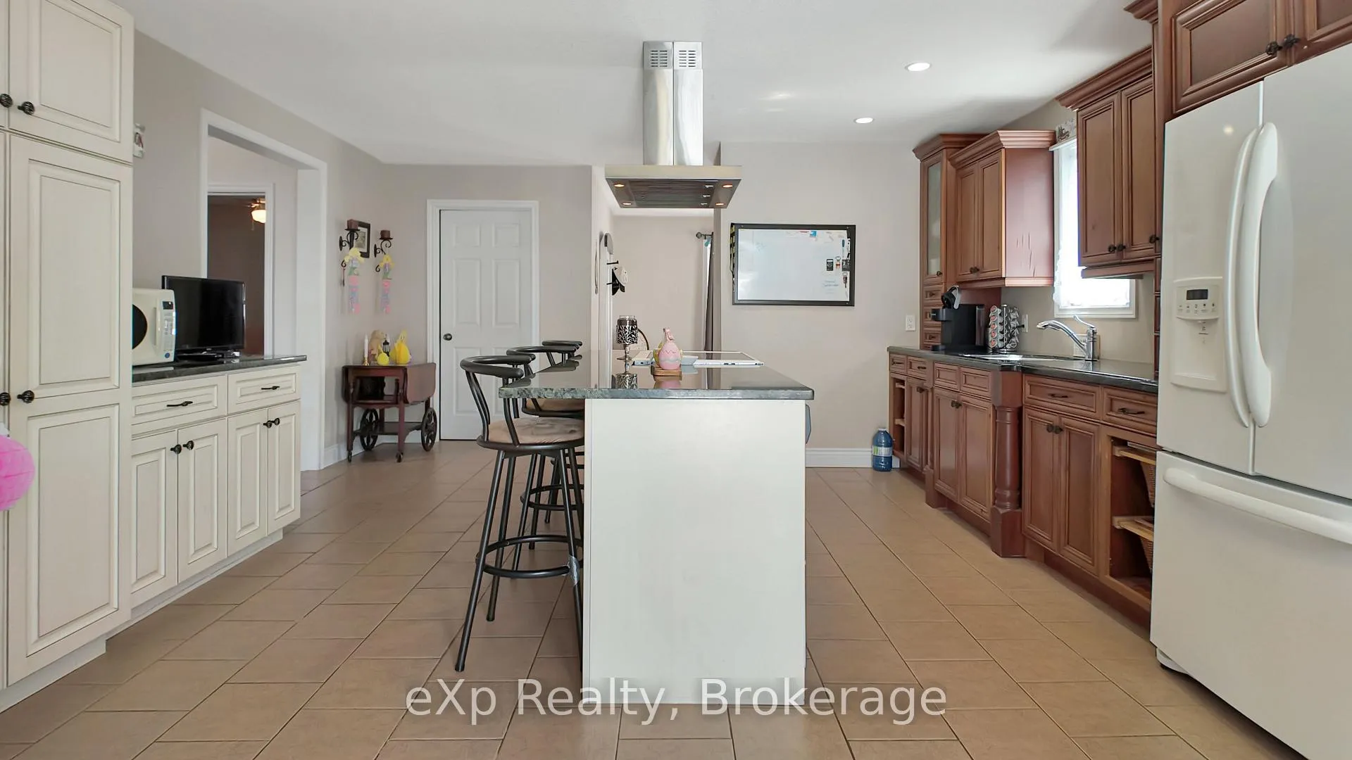 Photo 4 of 370 6th Avenue, Hanover — HOMEH