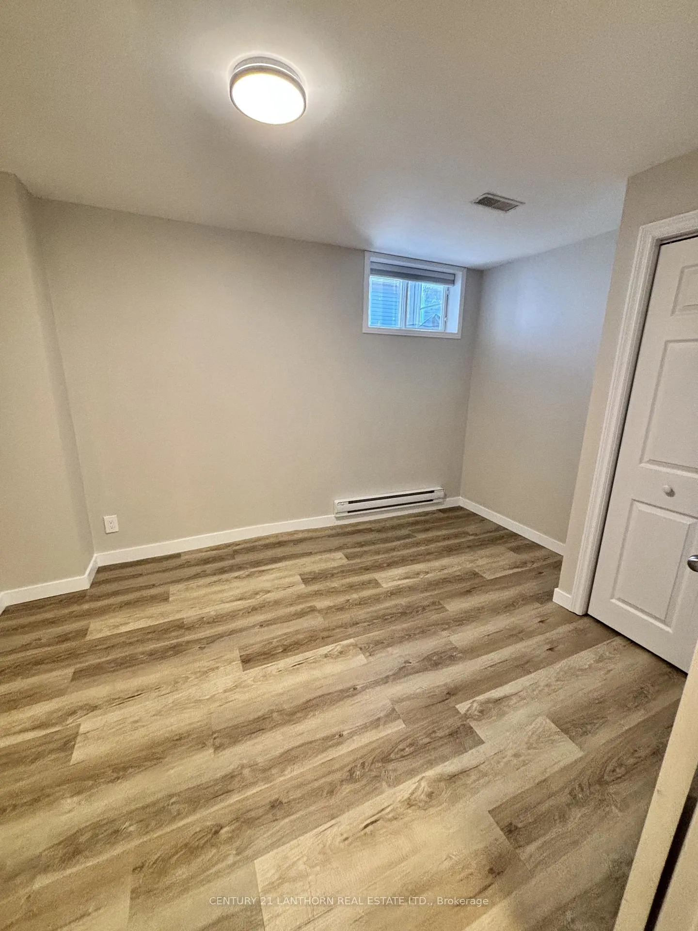 Photo 7 of Unit Lower, 3 1st Avenue, Prince Edward County, Wellington Ward — HOMEH