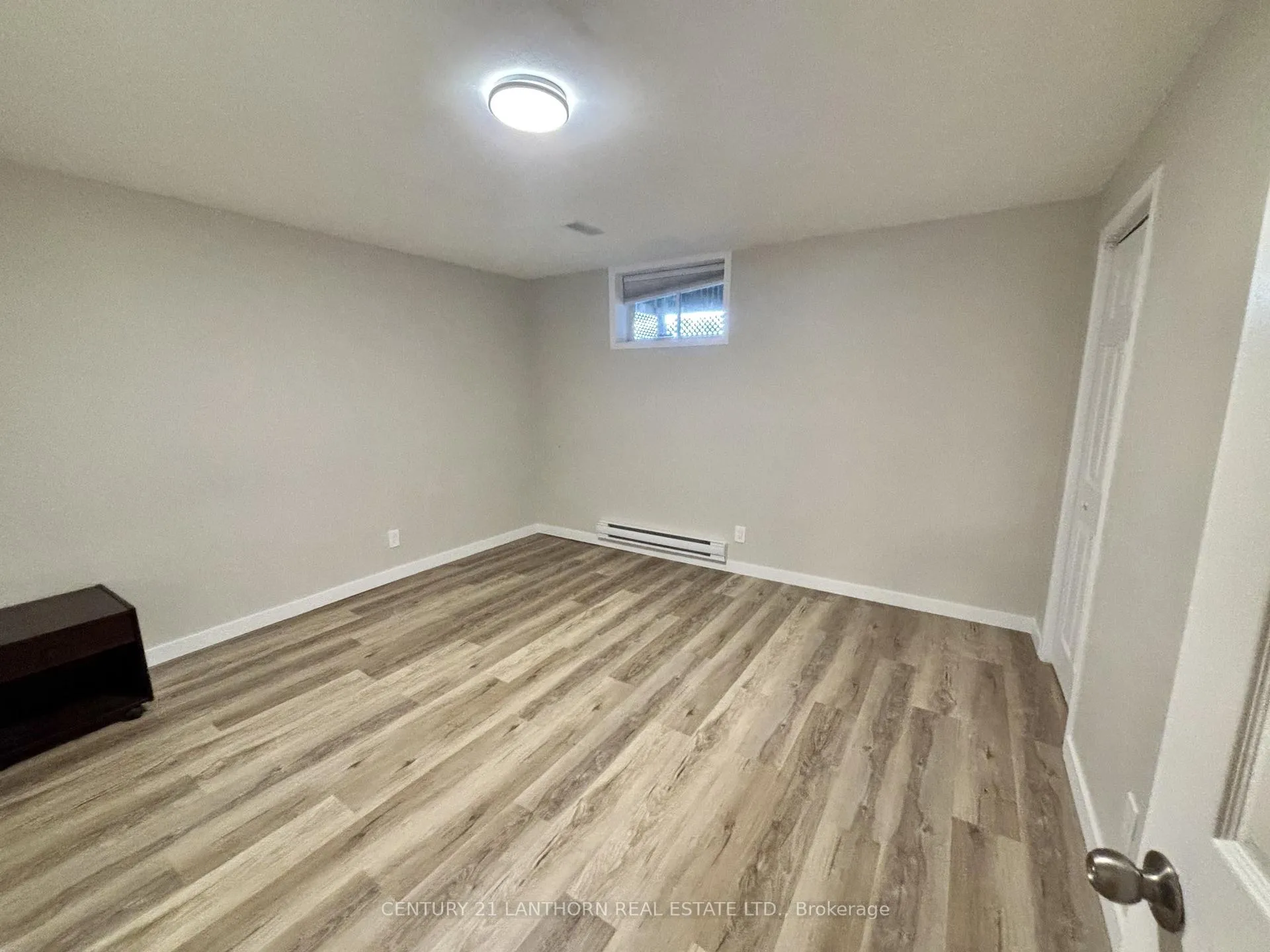 Photo 10 of Unit Lower, 3 1st Avenue, Prince Edward County, Wellington Ward — HOMEH