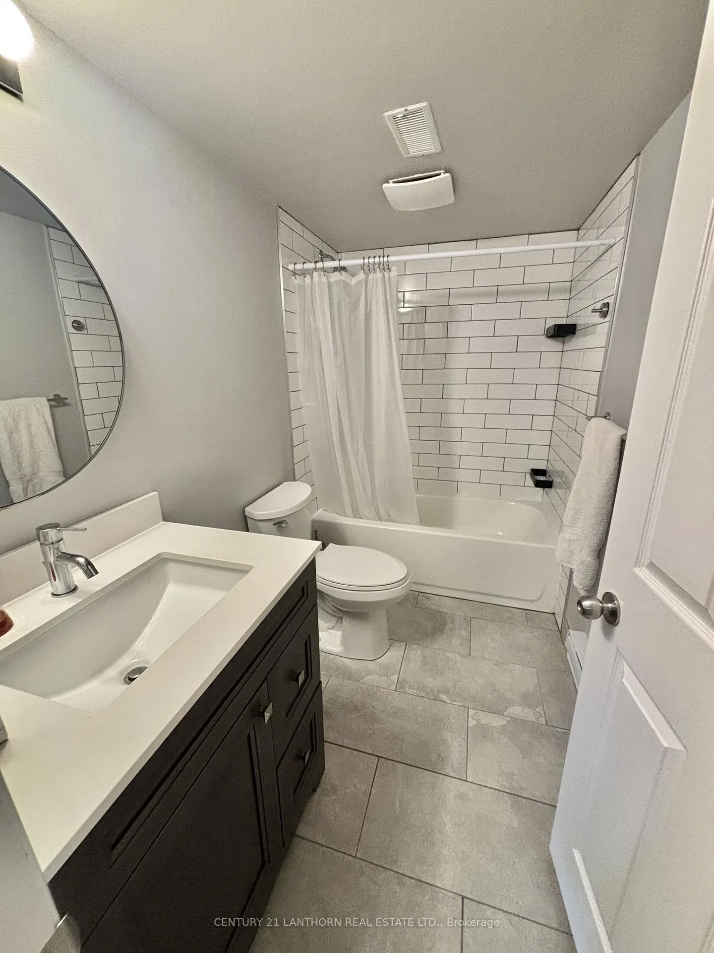 Photo 12 of Unit Lower, 3 1st Avenue, Prince Edward County, Wellington Ward — HOMEH