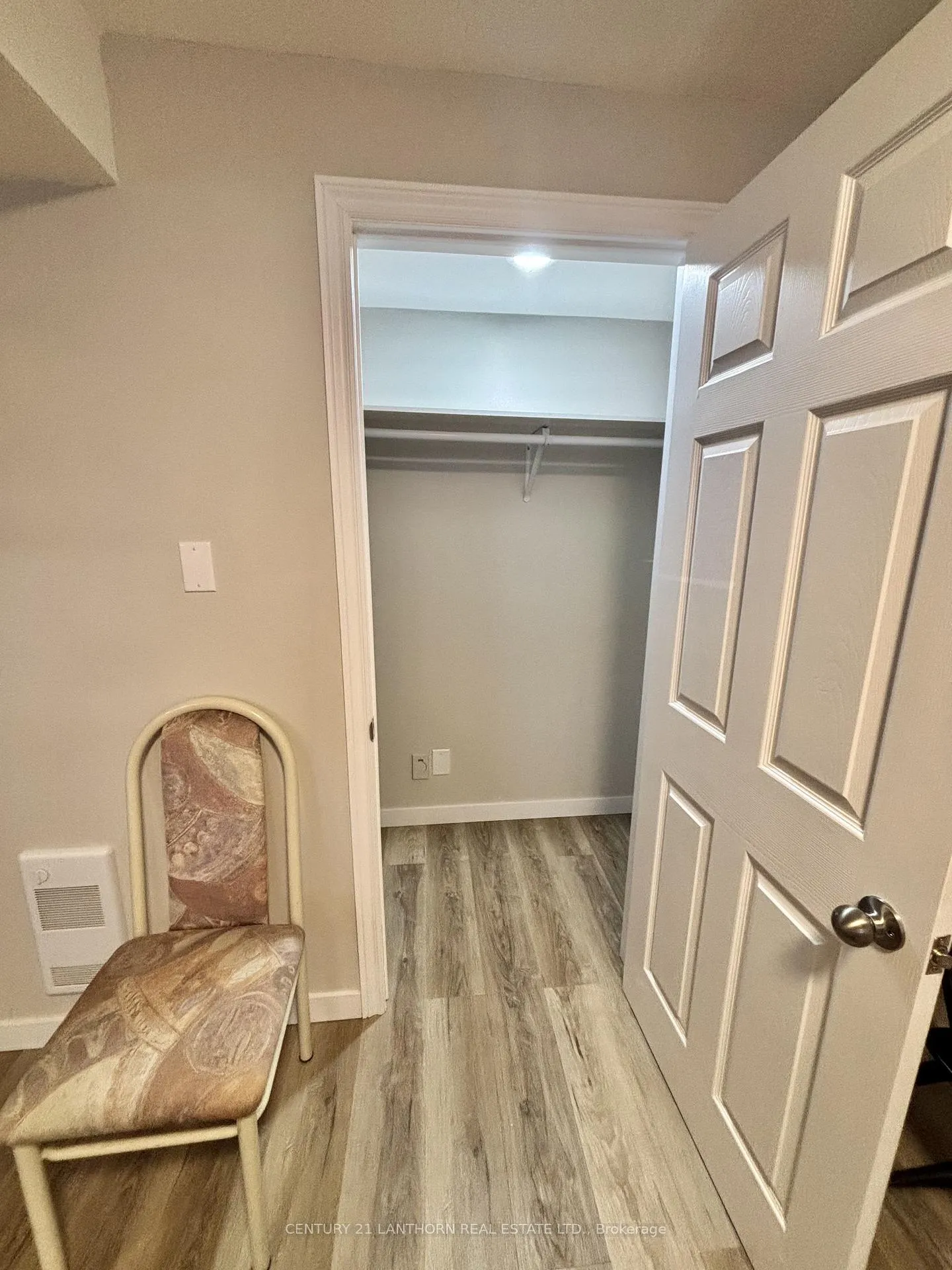 Photo 13 of Unit Lower, 3 1st Avenue, Prince Edward County, Wellington Ward — HOMEH