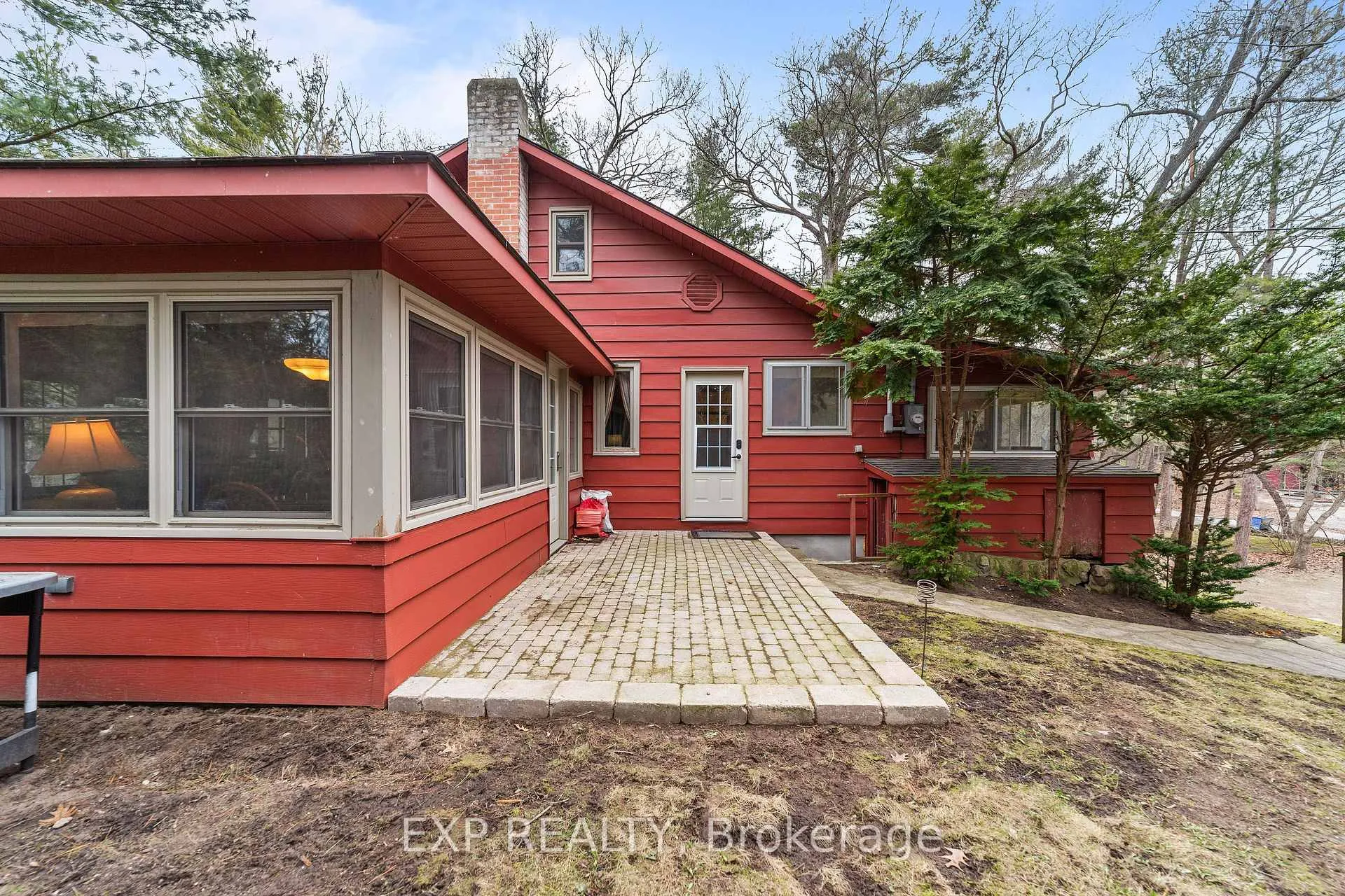 Photo 7 of 9 Summit Avenue, South Huron, Stephen — HOMEH
