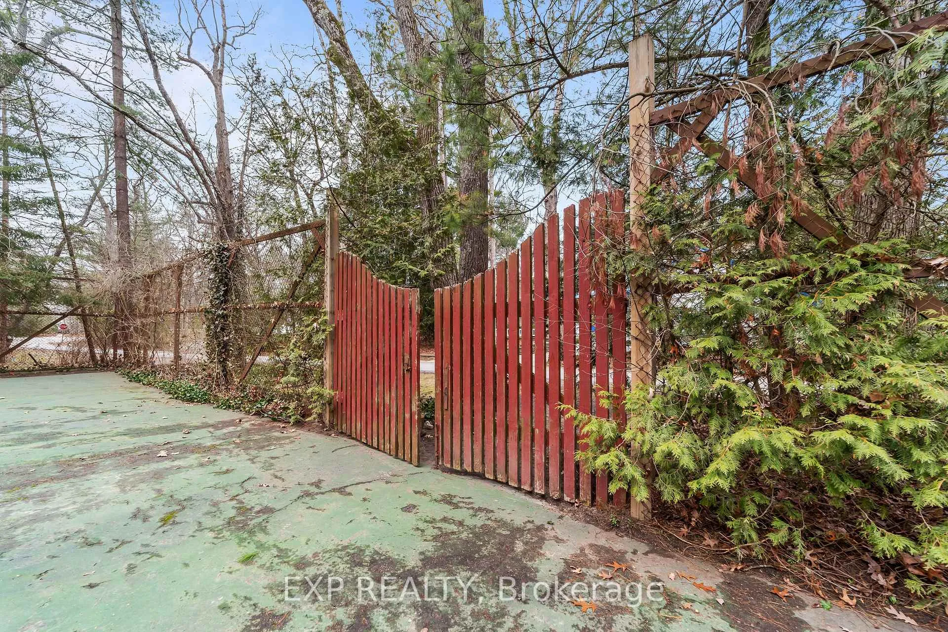 Photo 44 of 9 Summit Avenue, South Huron, Stephen — HOMEH
