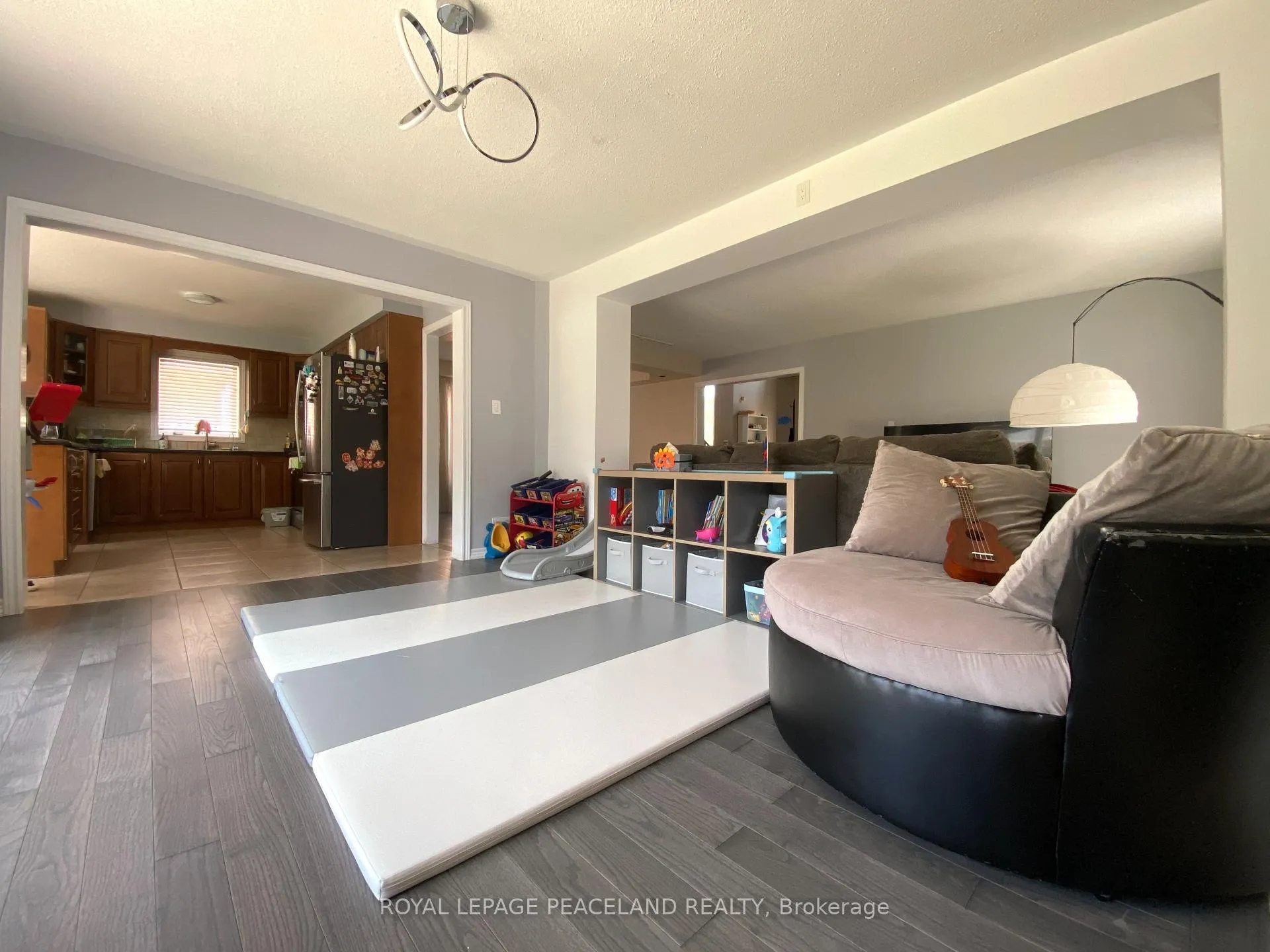Photo 8 of 107 Quince Crescent, Markham, Rouge River Estates — HOMEH