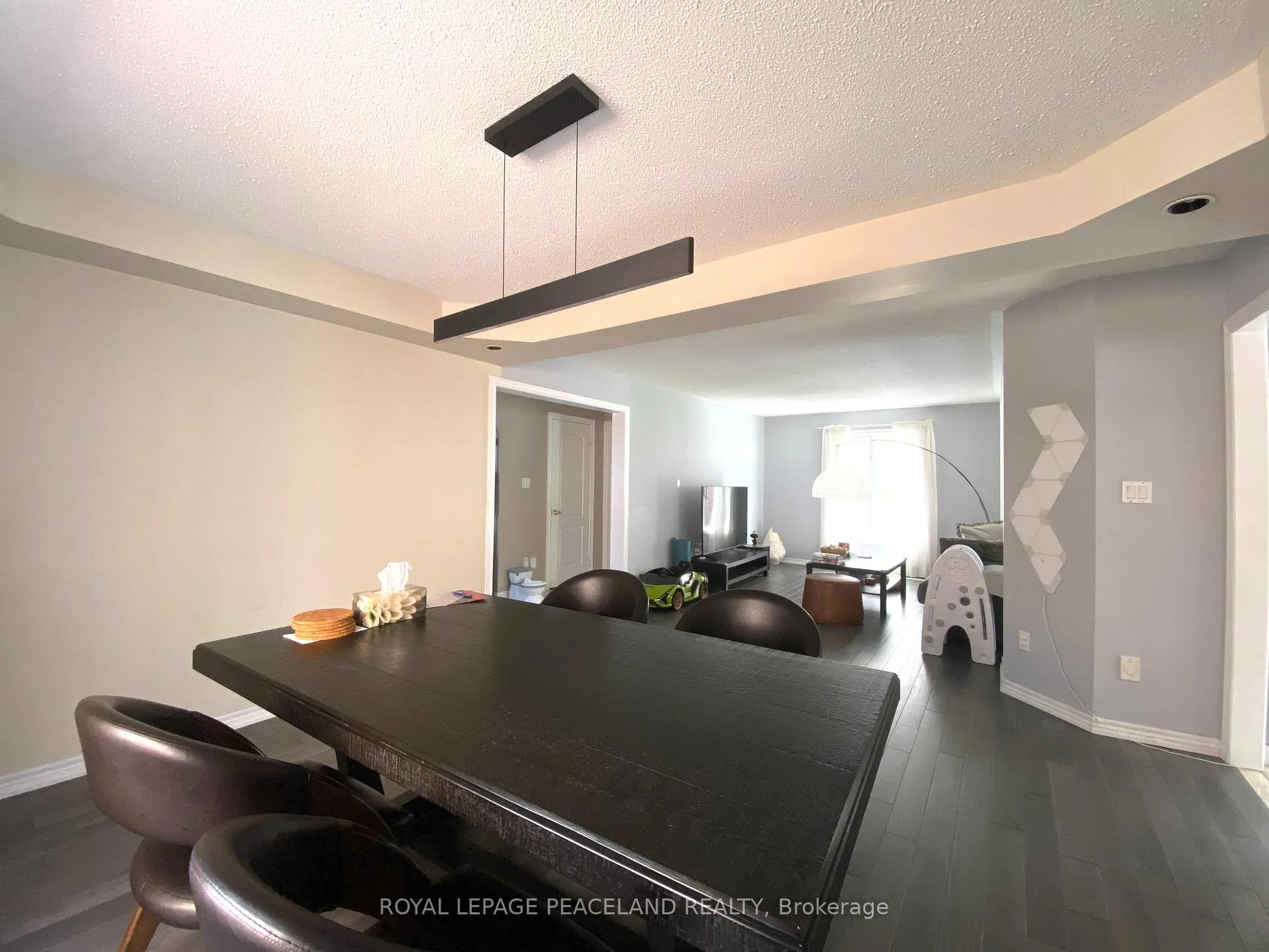 Photo 11 of 107 Quince Crescent, Markham, Rouge River Estates — HOMEH
