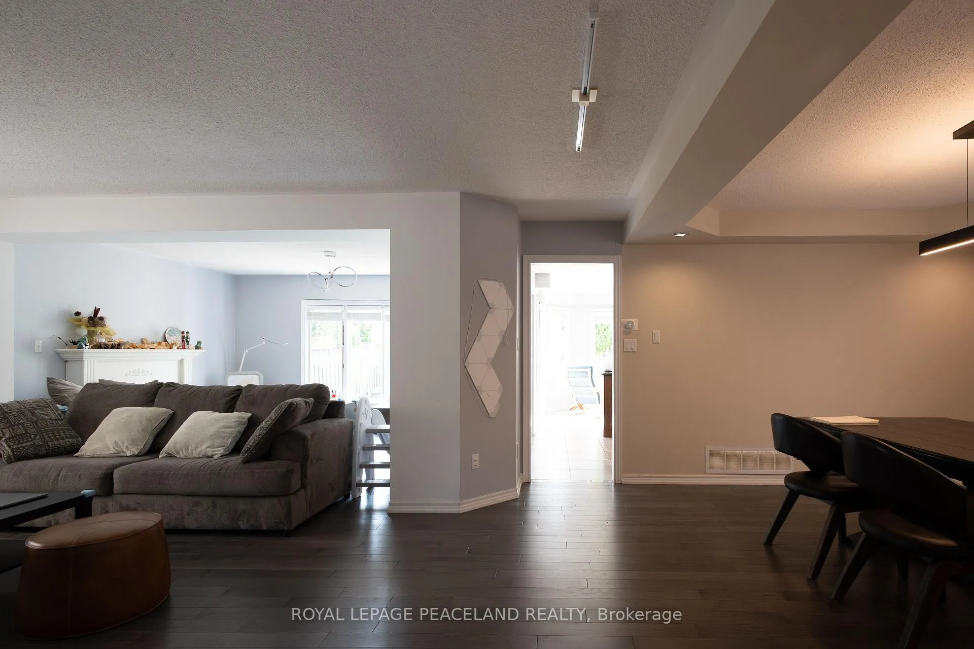 Photo 14 of 107 Quince Crescent, Markham, Rouge River Estates — HOMEH