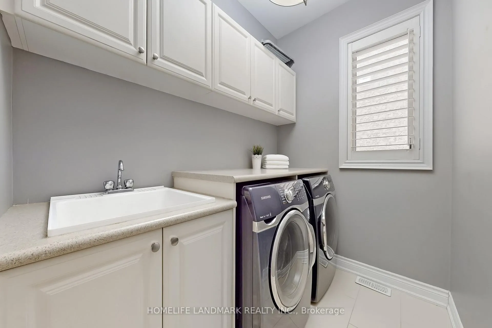 Photo 34 of 588 Serafini Crescent, Milton, Willmott — HOMEH