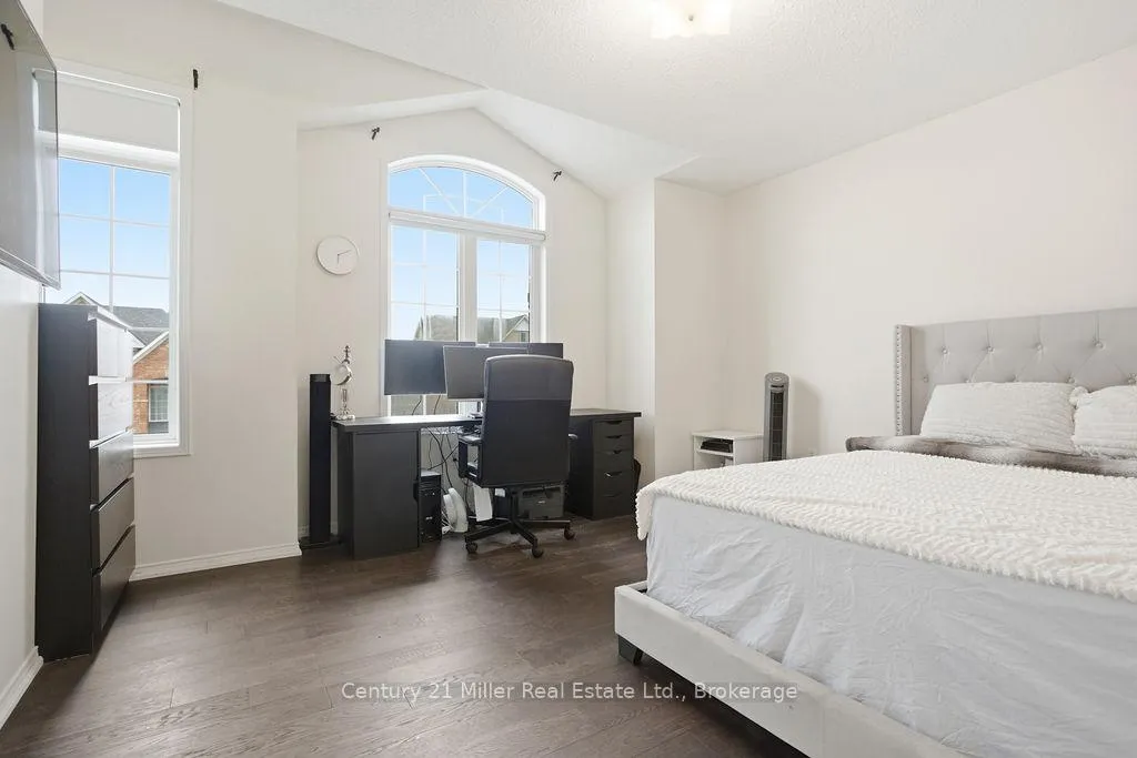 Photo 15 of 4827 Columbus Drive, Burlington, Alton — HOMEH