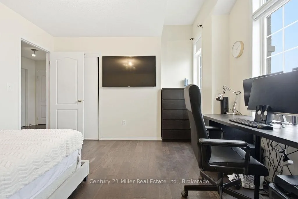Photo 16 of 4827 Columbus Drive, Burlington, Alton — HOMEH