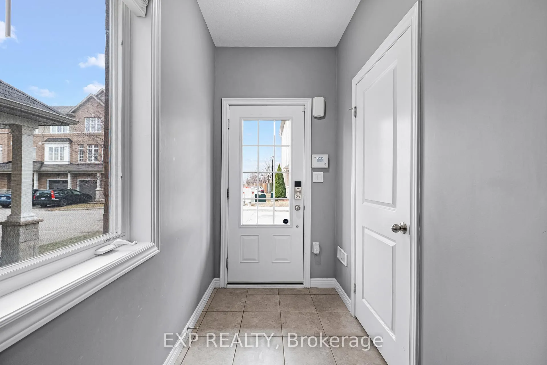 Photo 3 of Unit 17, 122 Dundas Street E, Hamilton, Waterdown — HOMEH