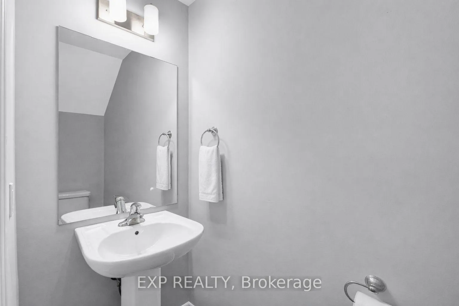 Photo 10 of Unit 17, 122 Dundas Street E, Hamilton, Waterdown — HOMEH