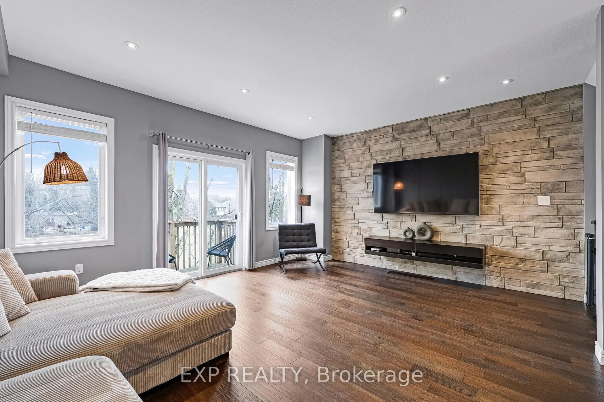 Photo 14 of Unit 17, 122 Dundas Street E, Hamilton, Waterdown — HOMEH