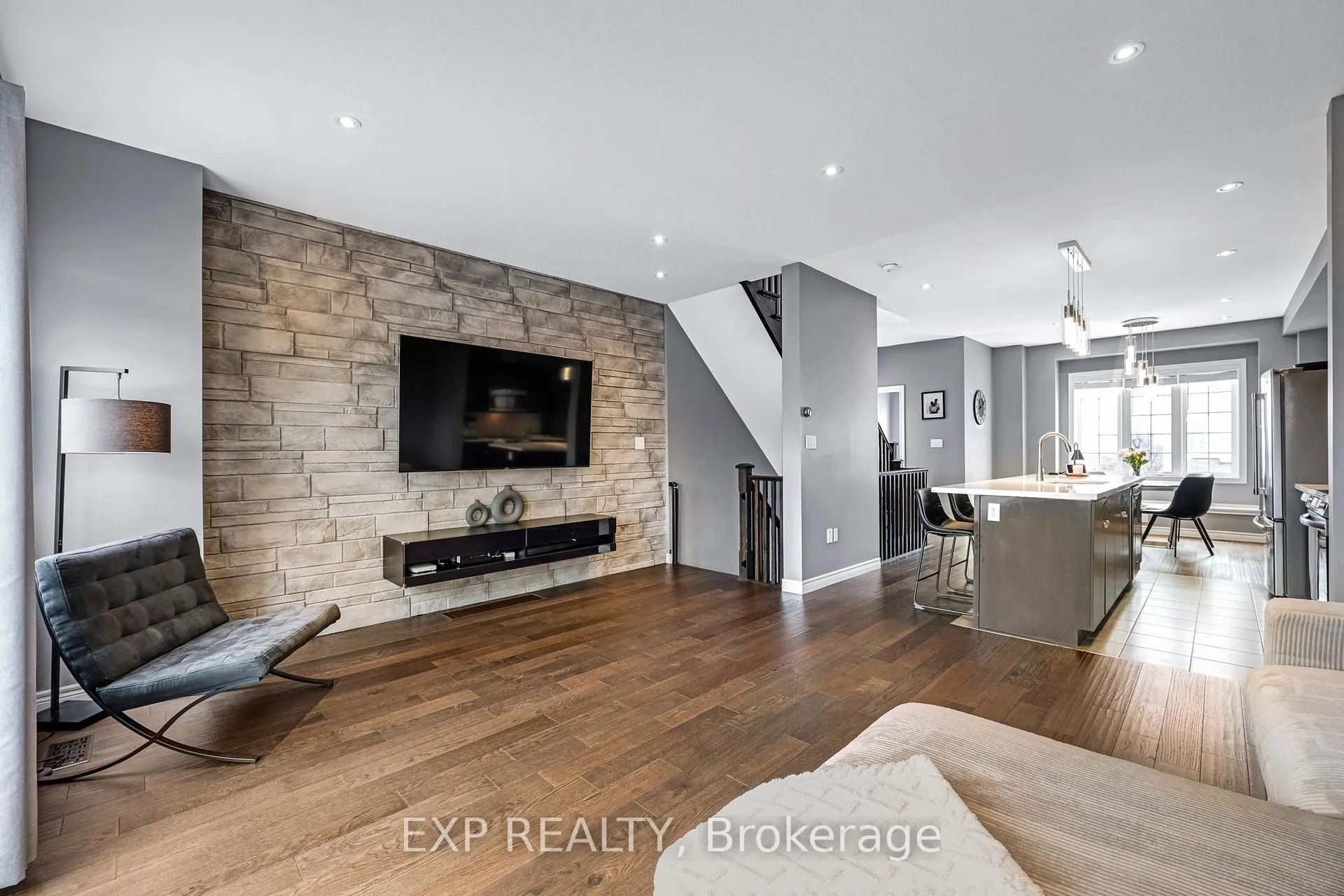 Photo 16 of Unit 17, 122 Dundas Street E, Hamilton, Waterdown — HOMEH
