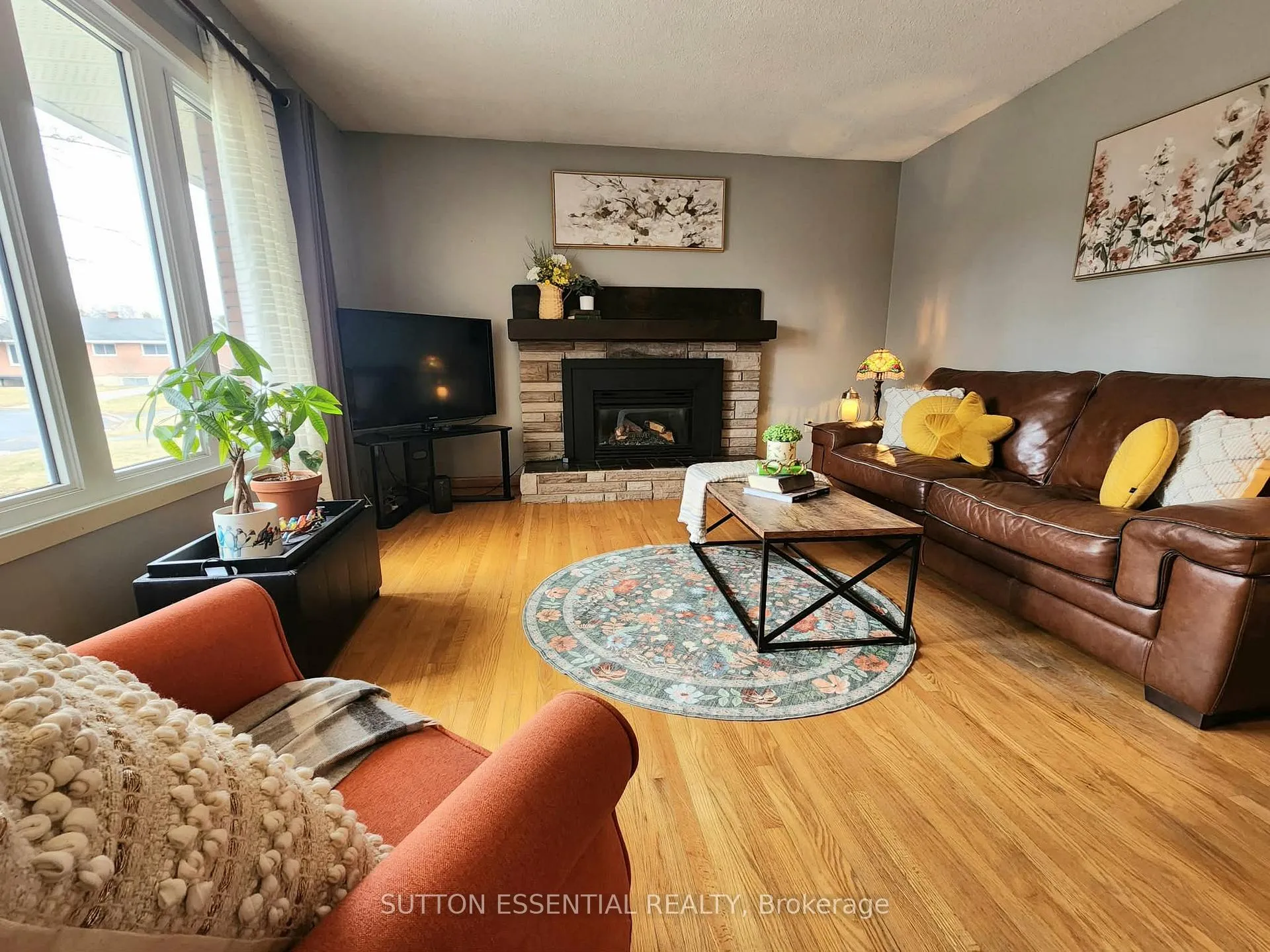 Photo 6 of 142 Manor Drive, Brockville — HOMEH